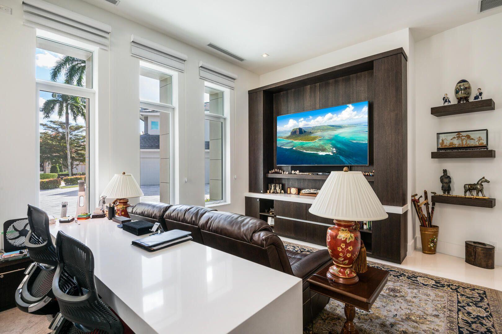 17106 Avenue Le Rivage