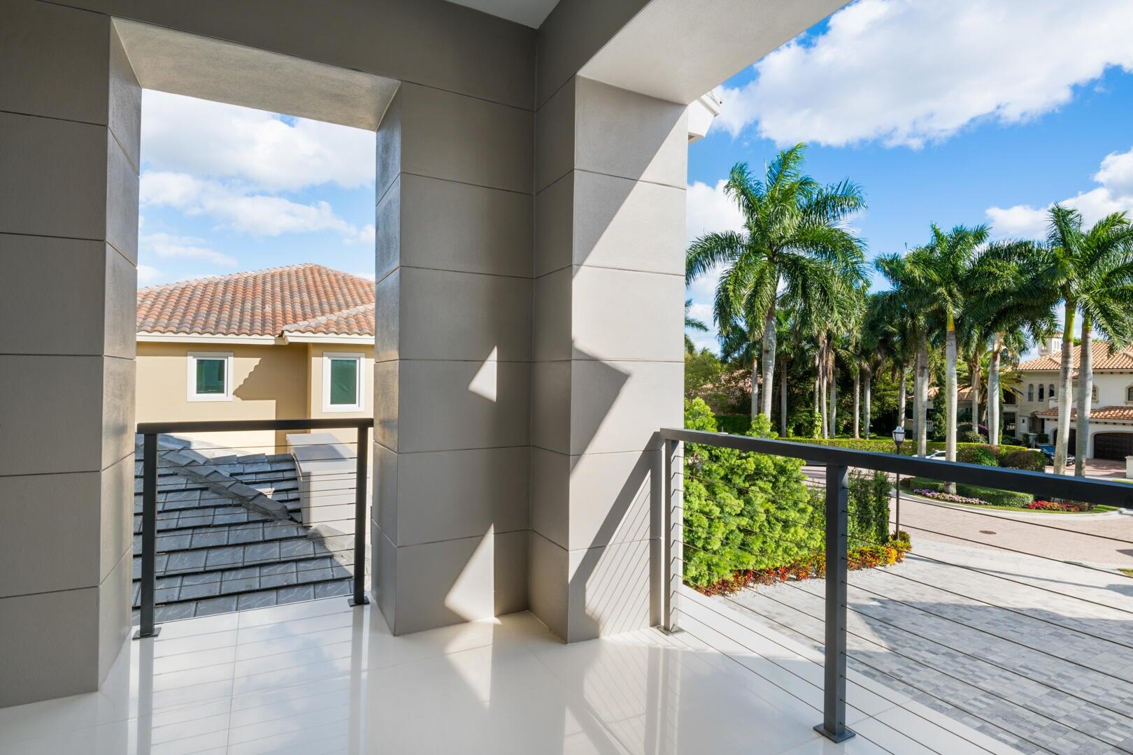 17106 Avenue Le Rivage
