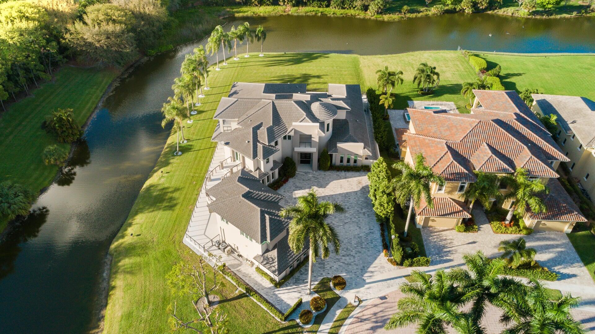 17106 Avenue Le Rivage