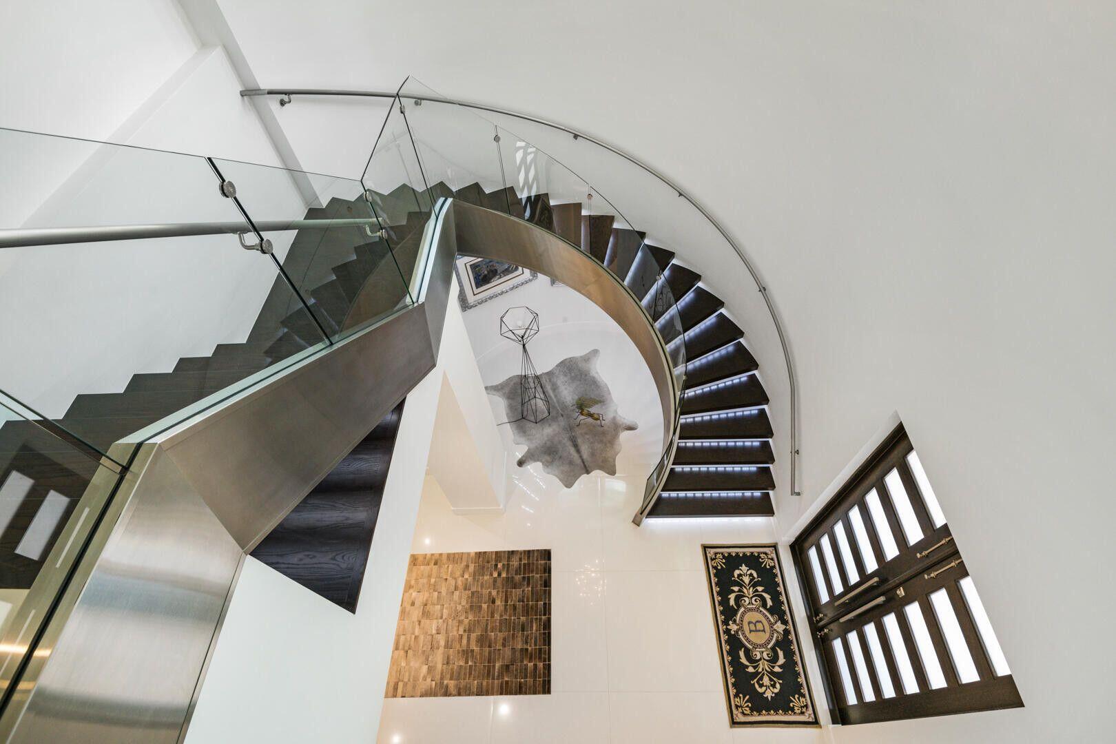 17106 Avenue Le Rivage