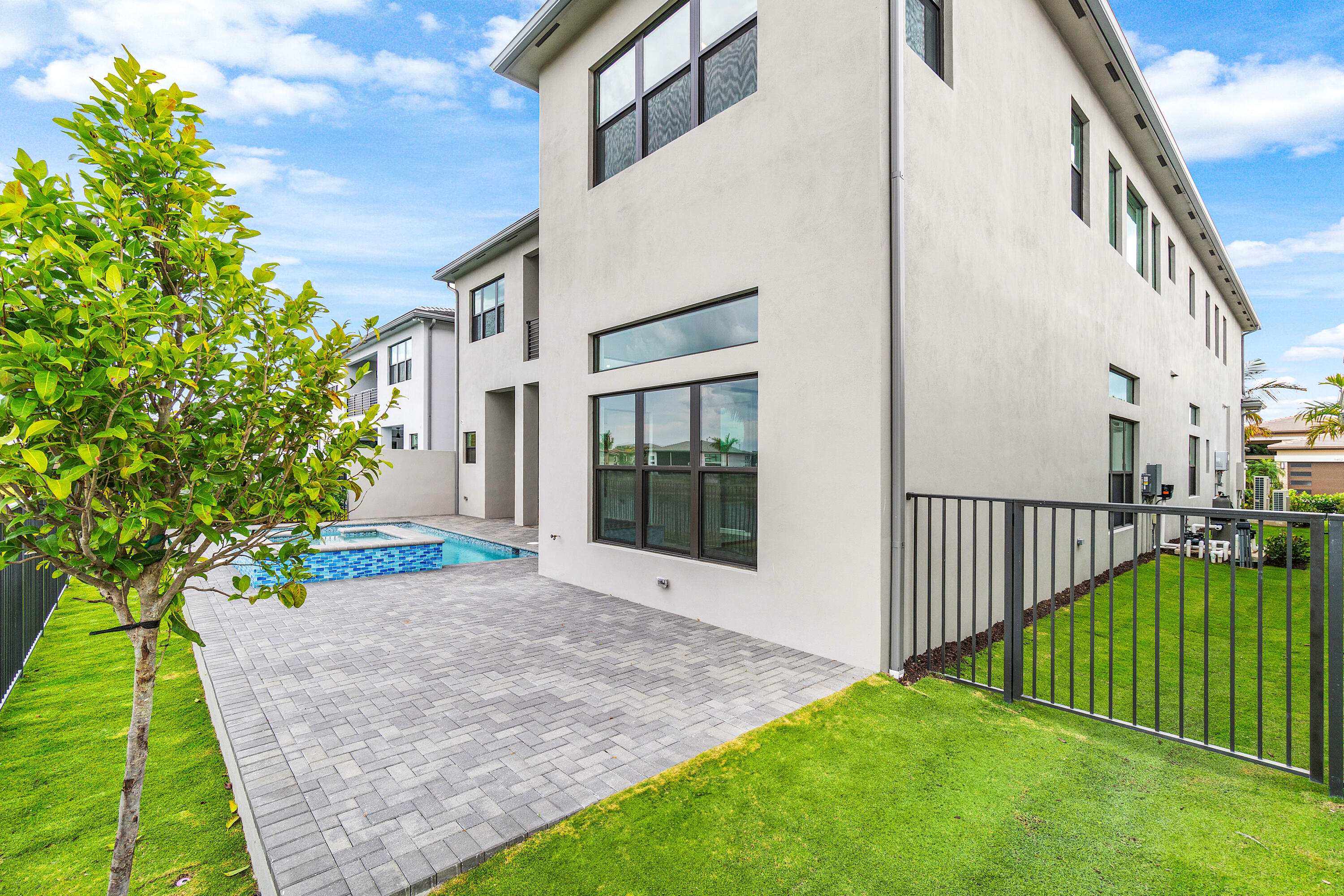 9491 Riverside Park Drive