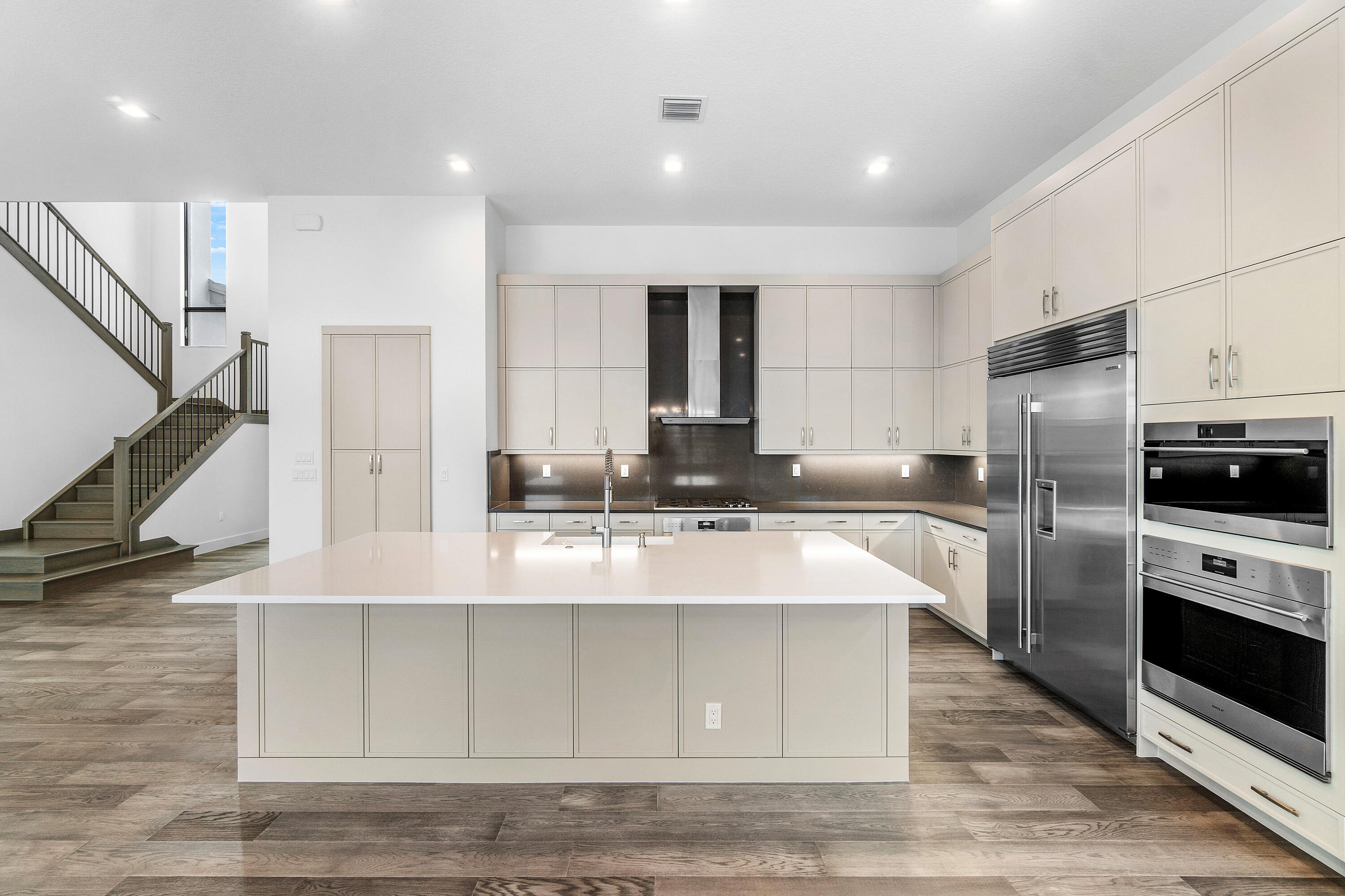 9491 Riverside Park Drive