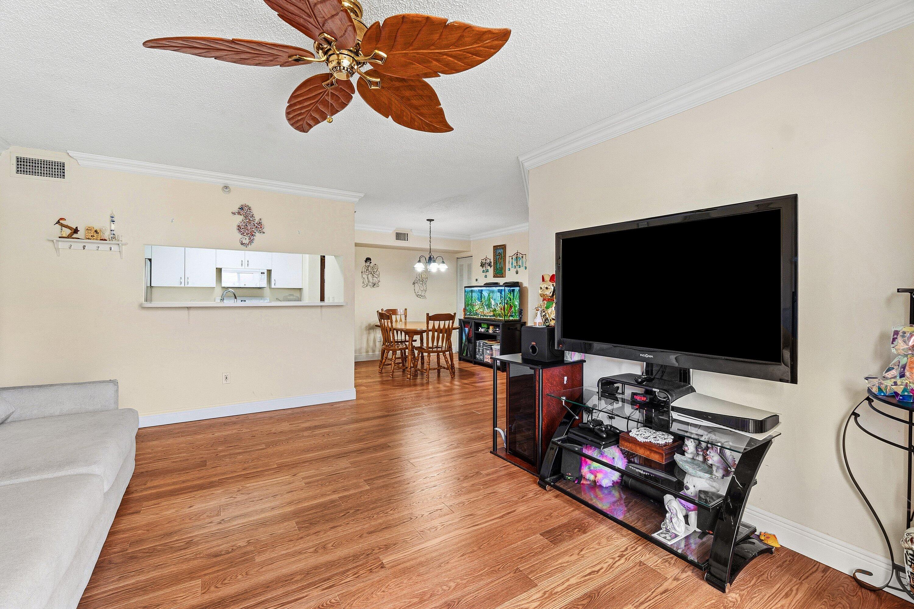 117 Yacht Club Way 206