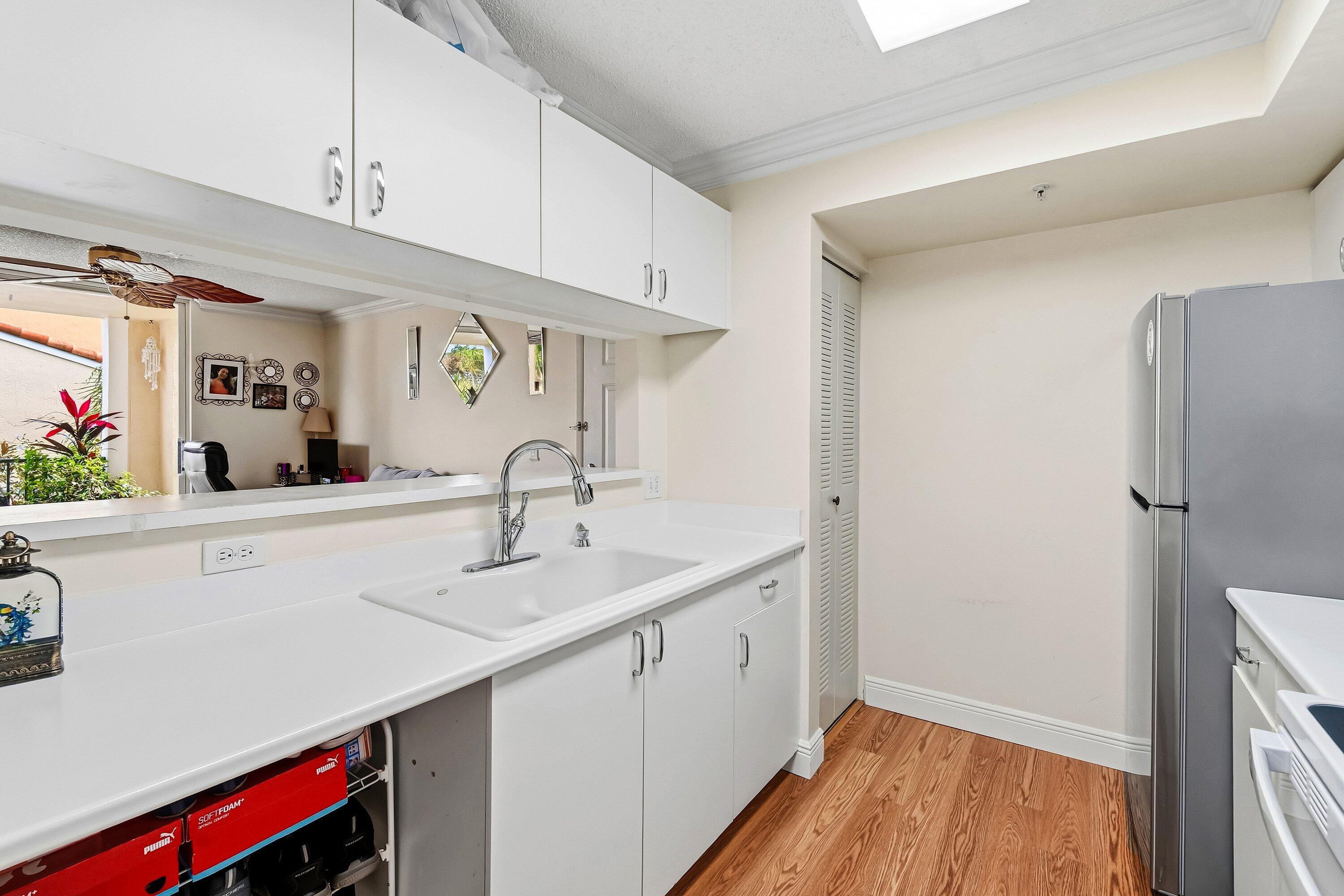 117 Yacht Club Way 206