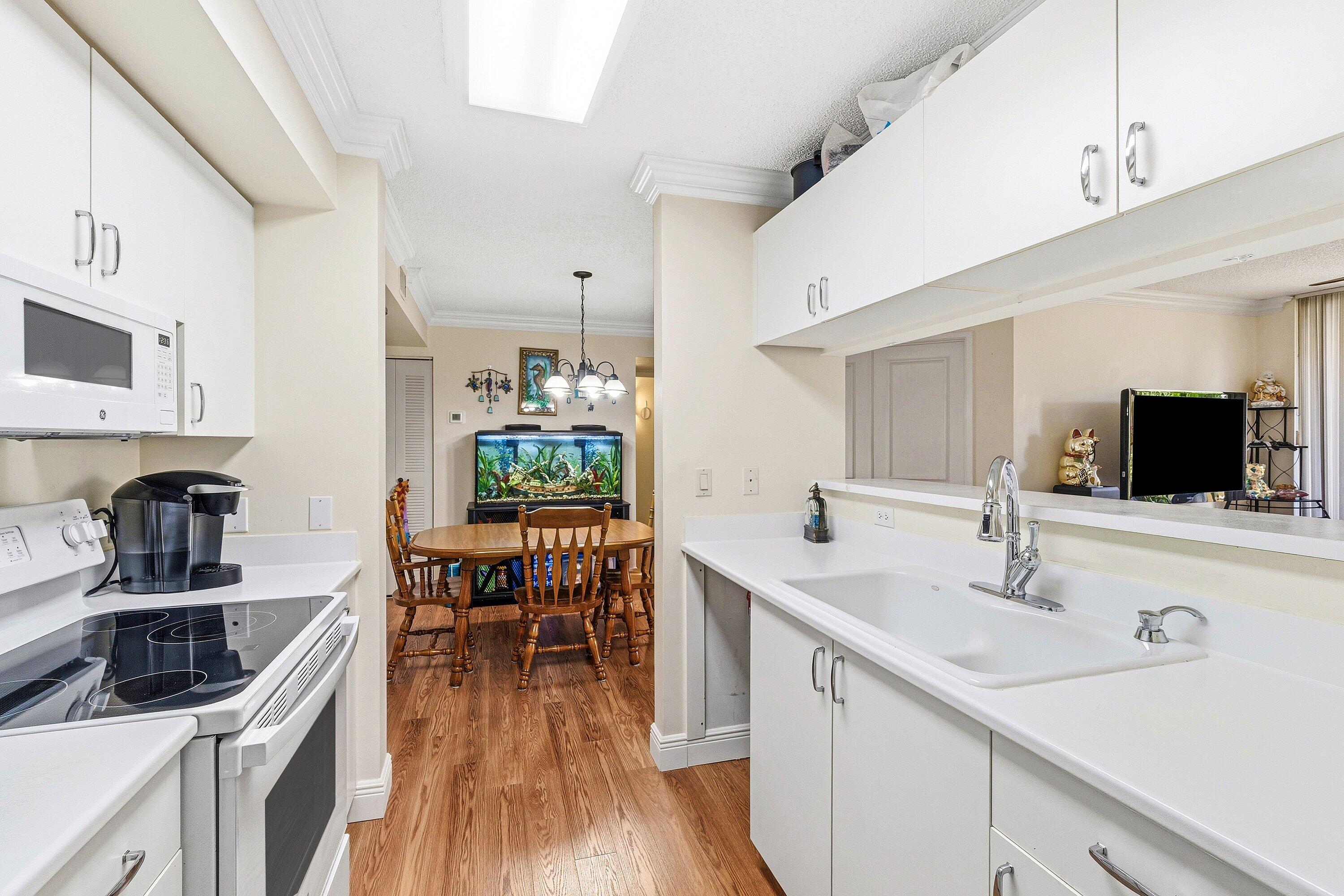 117 Yacht Club Way 206