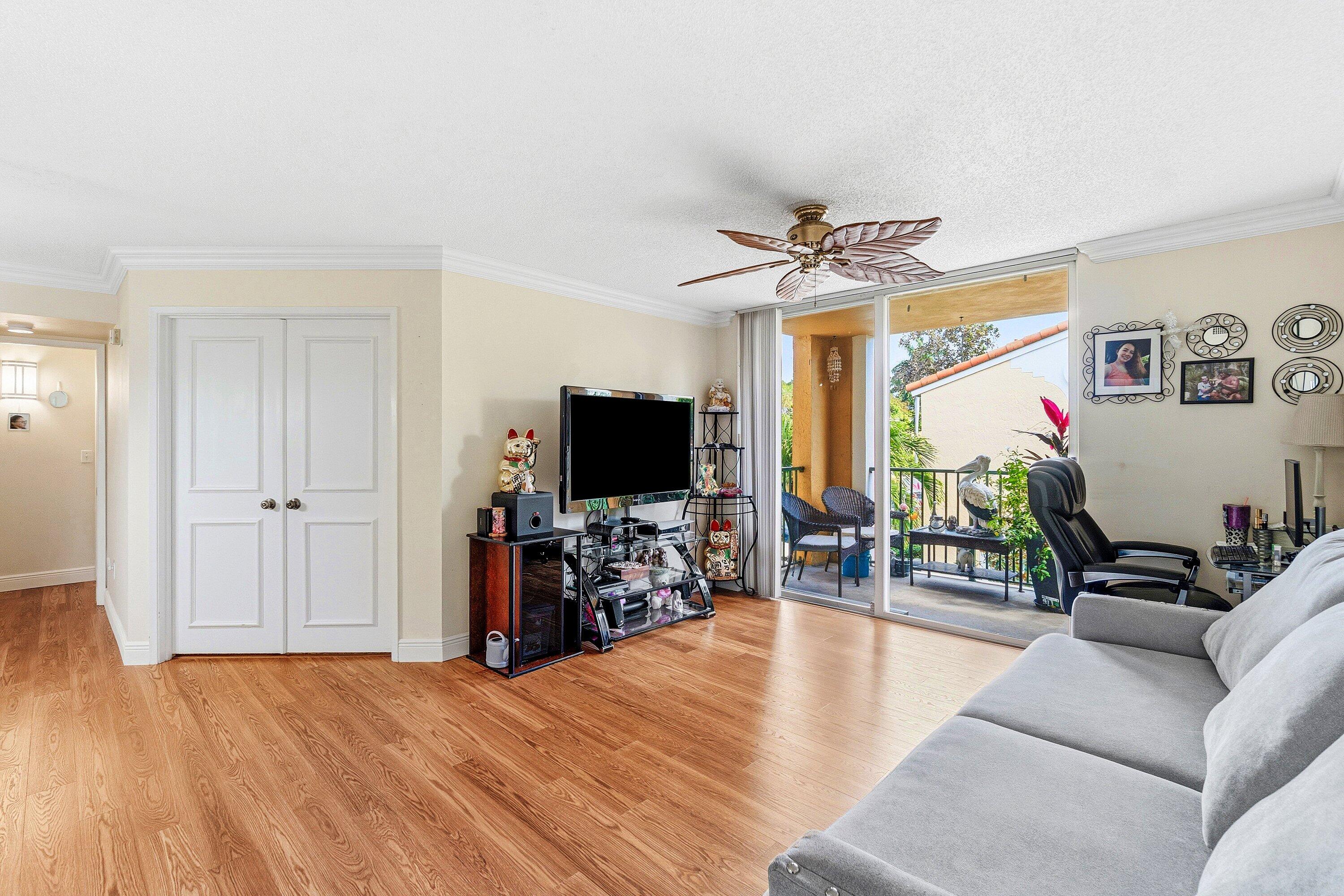 117 Yacht Club Way 206