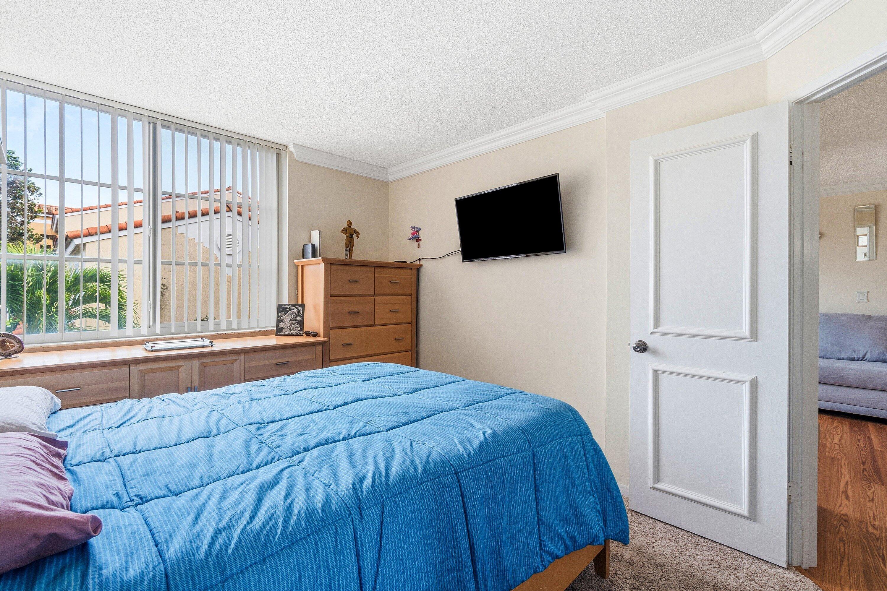 117 Yacht Club Way 206