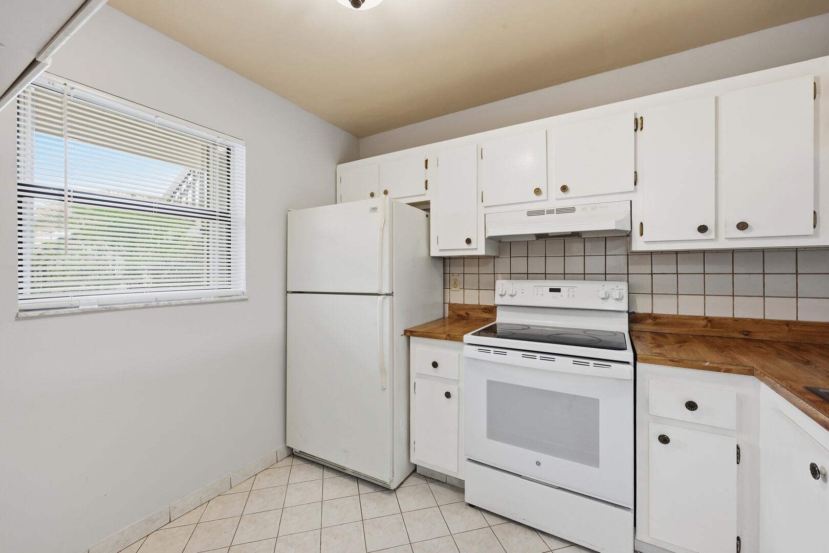 7142 Golf Colony Court 102