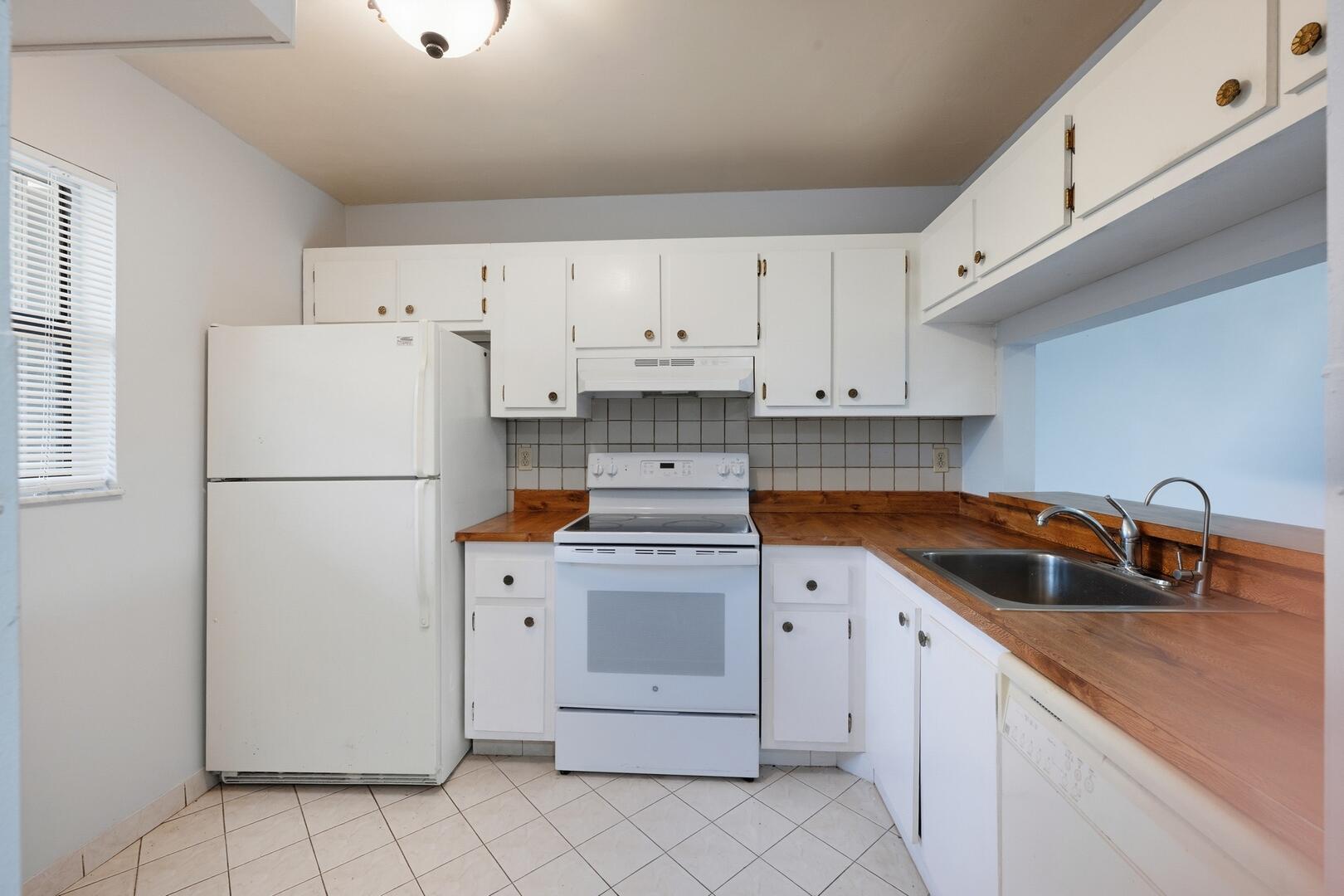 7142 Golf Colony Court 102