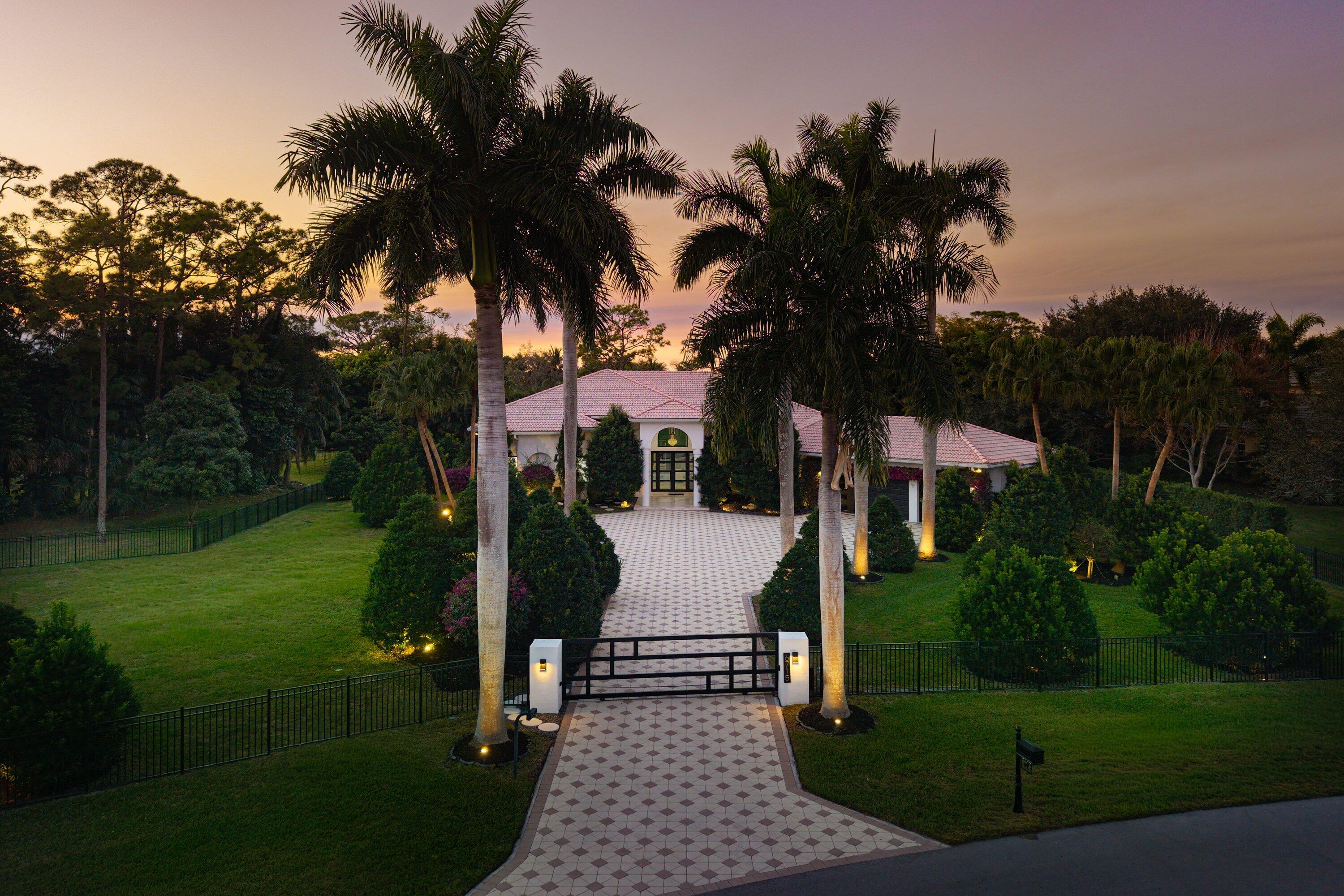 6715 E Calumet Circle