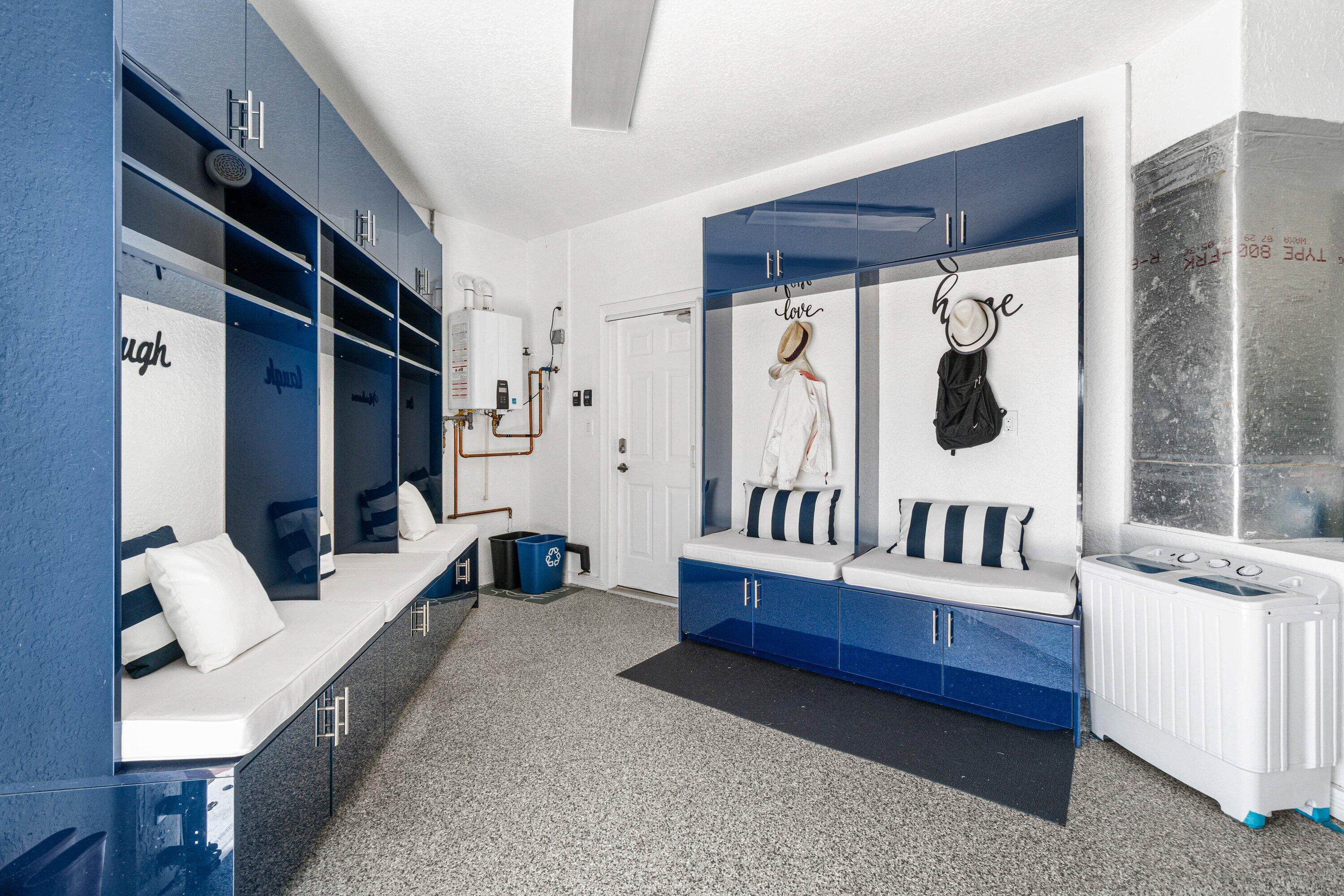 6715 E Calumet Circle