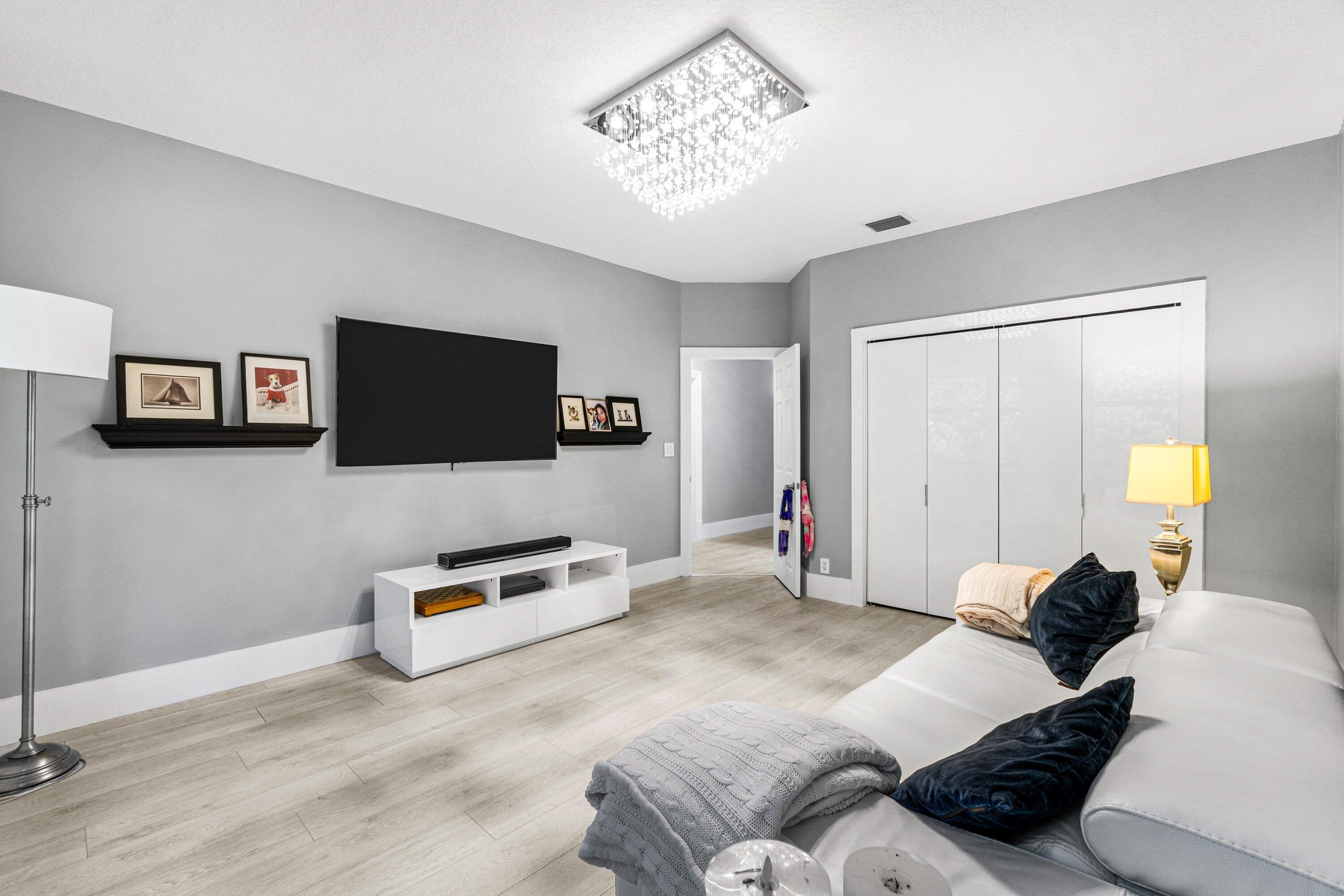 6715 E Calumet Circle