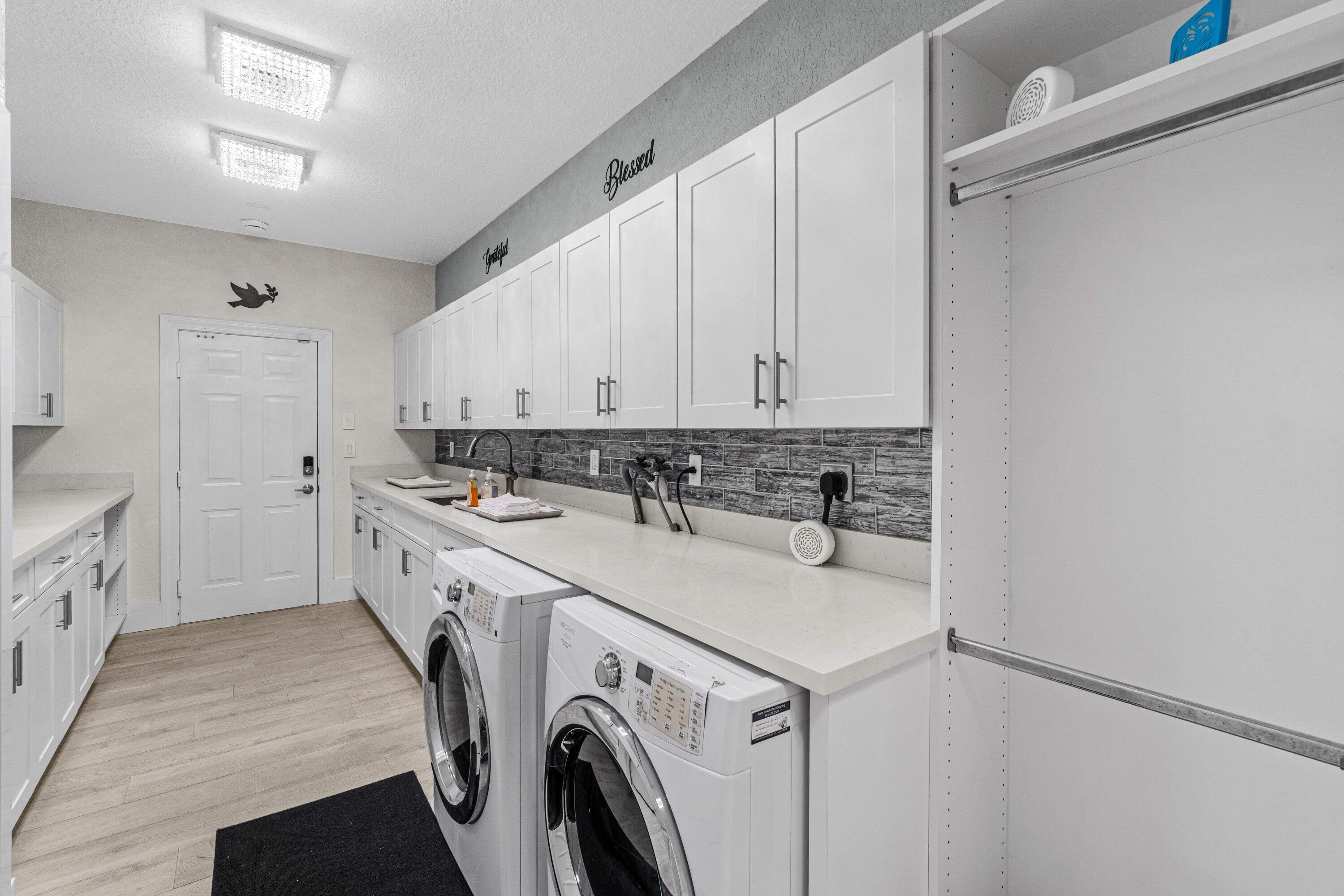 6715 E Calumet Circle