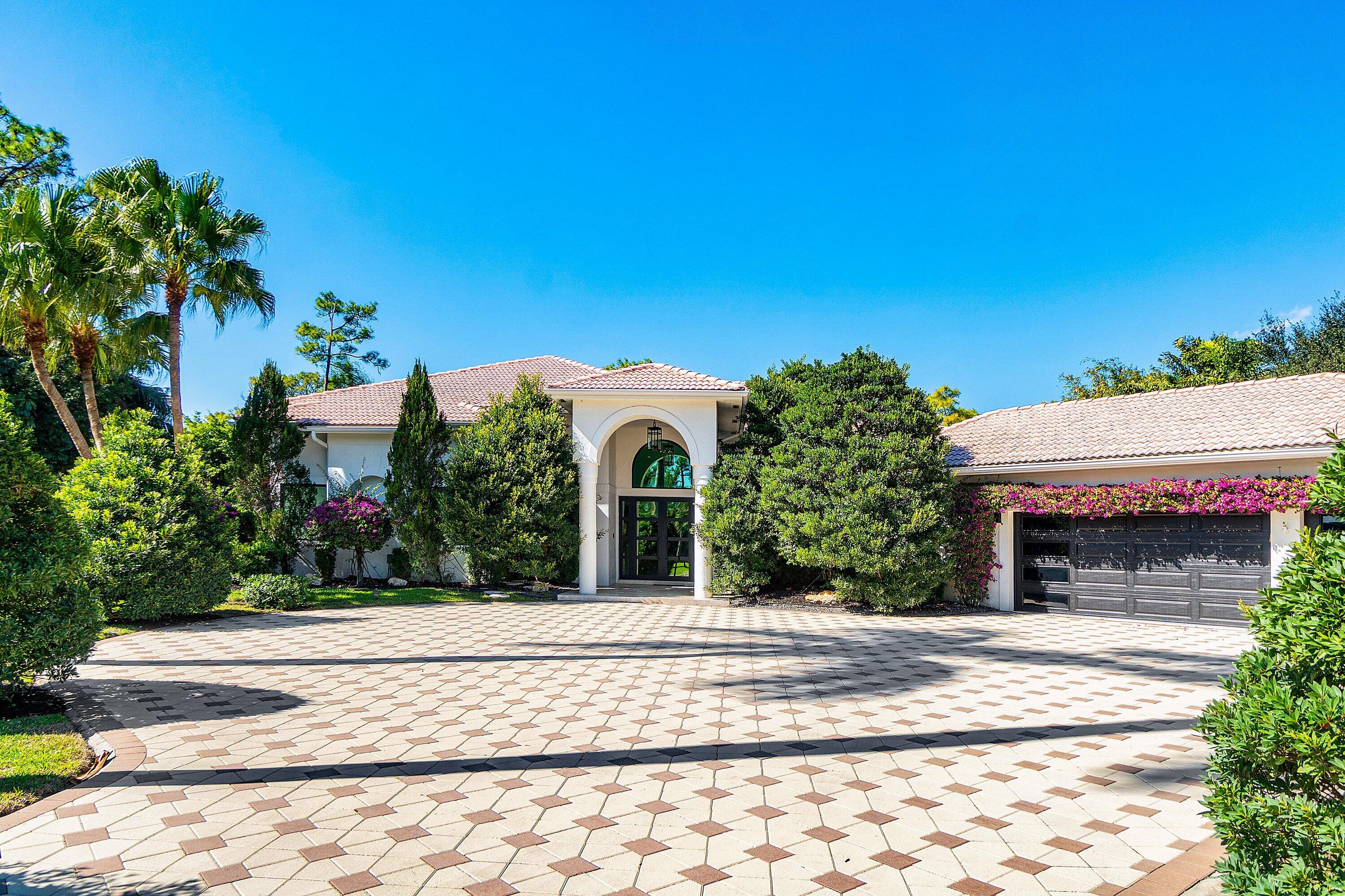 6715 E Calumet Circle