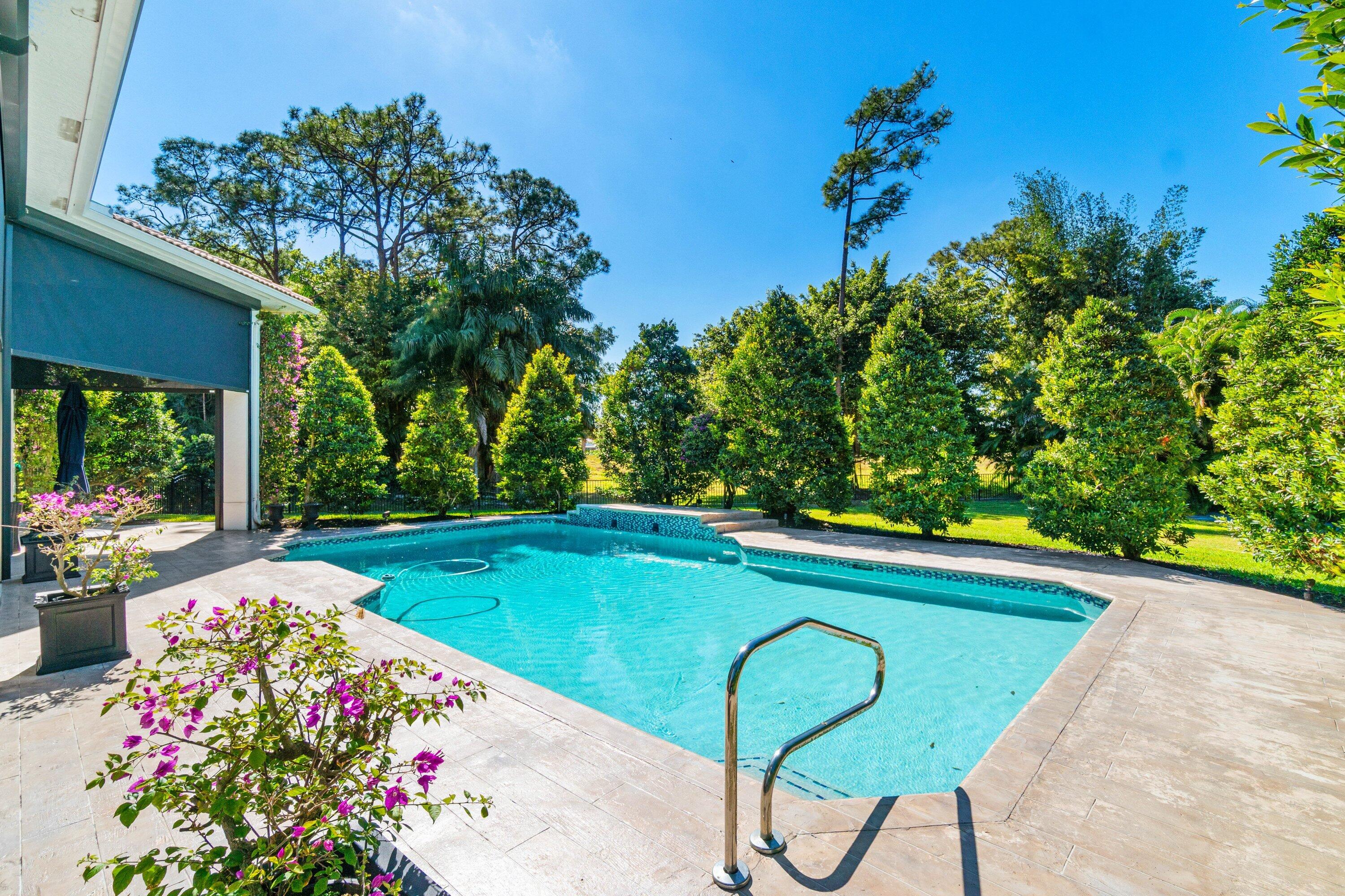 6715 E Calumet Circle