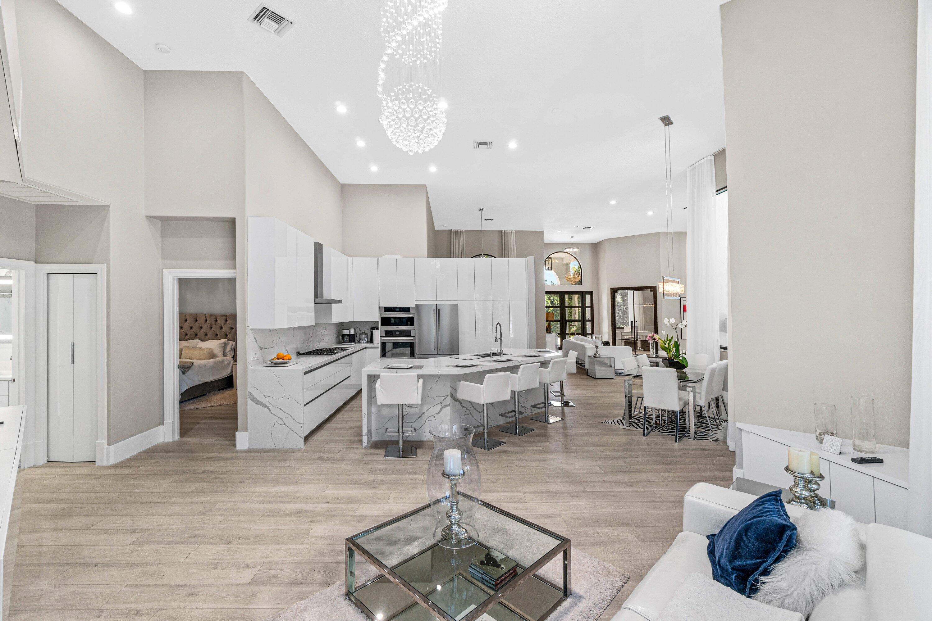 6715 E Calumet Circle