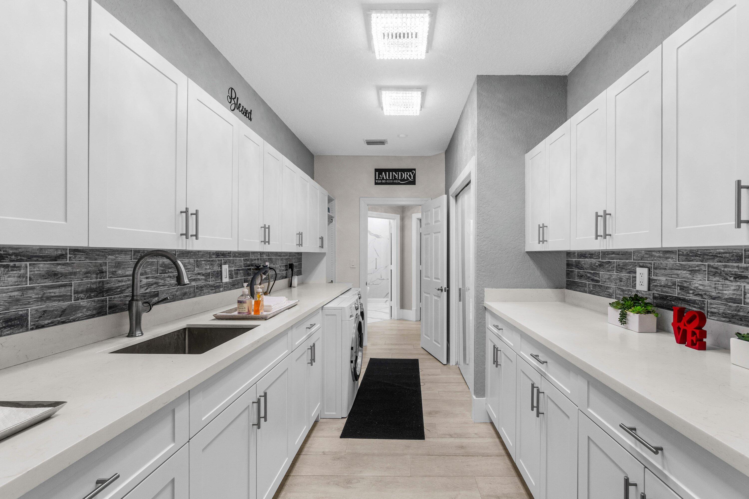 6715 E Calumet Circle