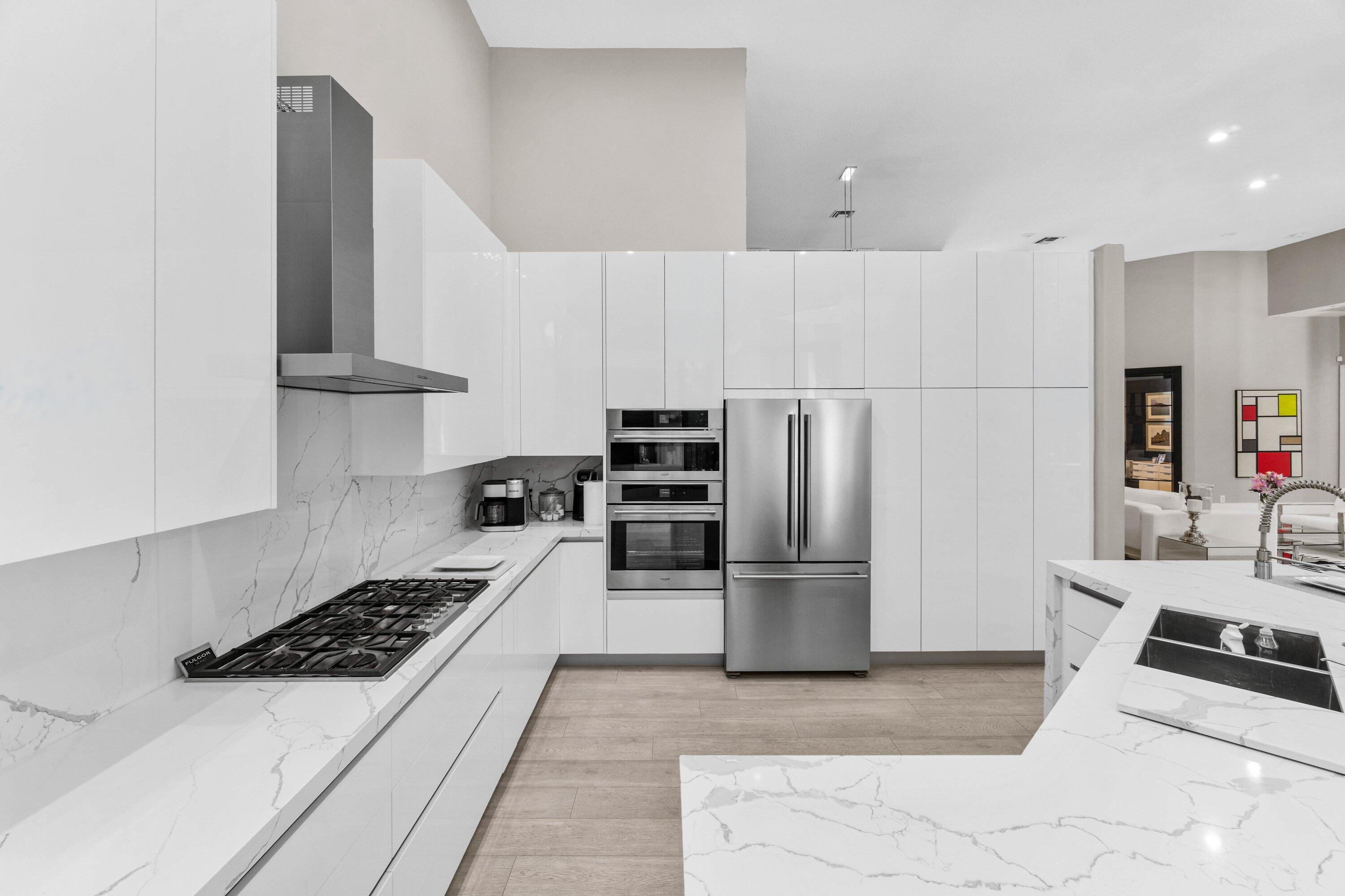 6715 E Calumet Circle