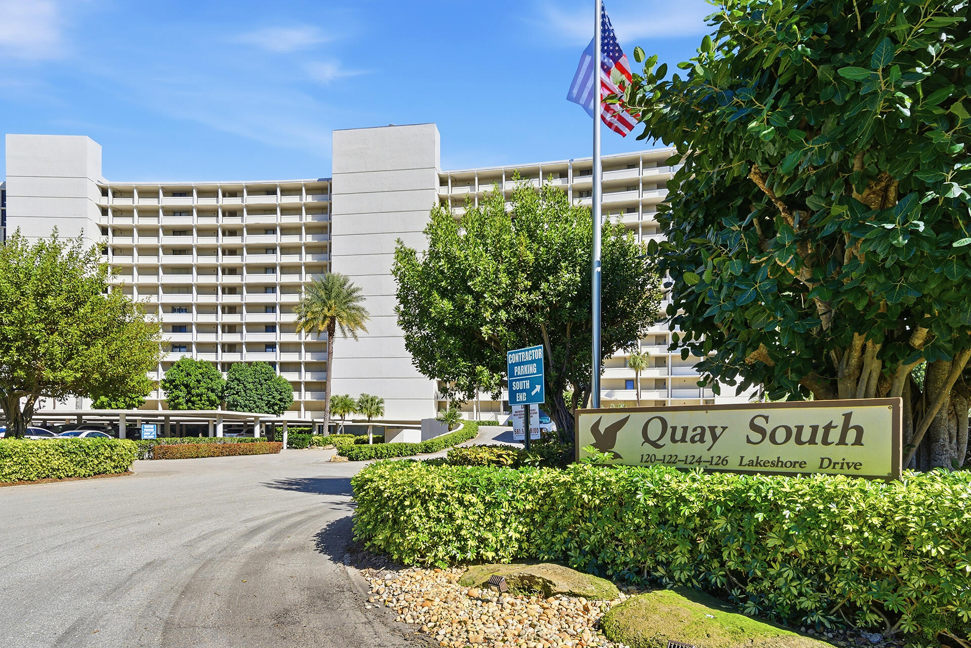 122 Lakeshore Drive 433