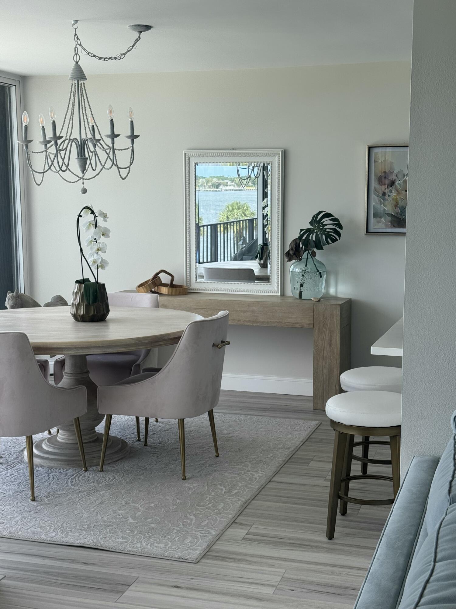 122 Lakeshore Drive 433