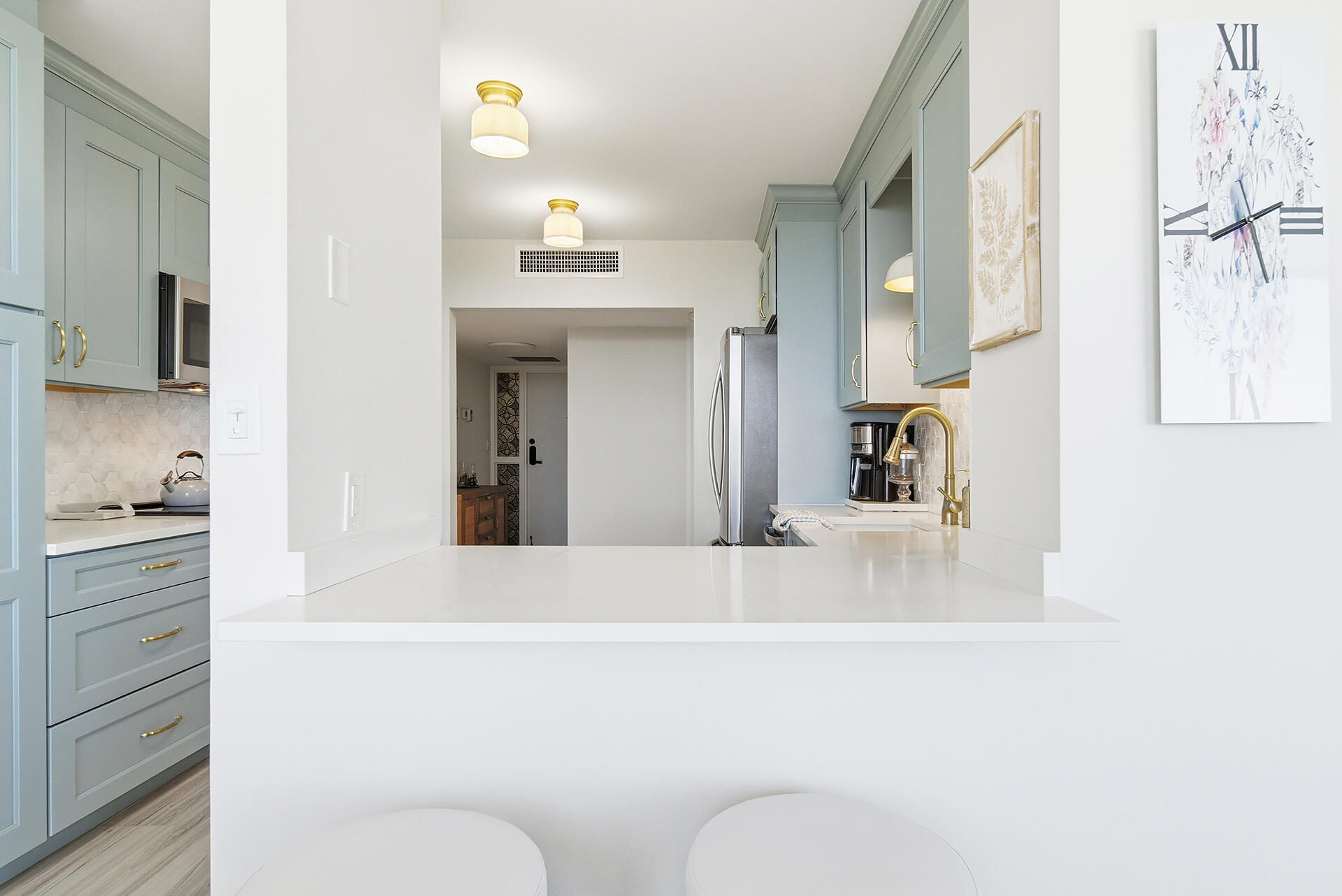 122 Lakeshore Drive 433