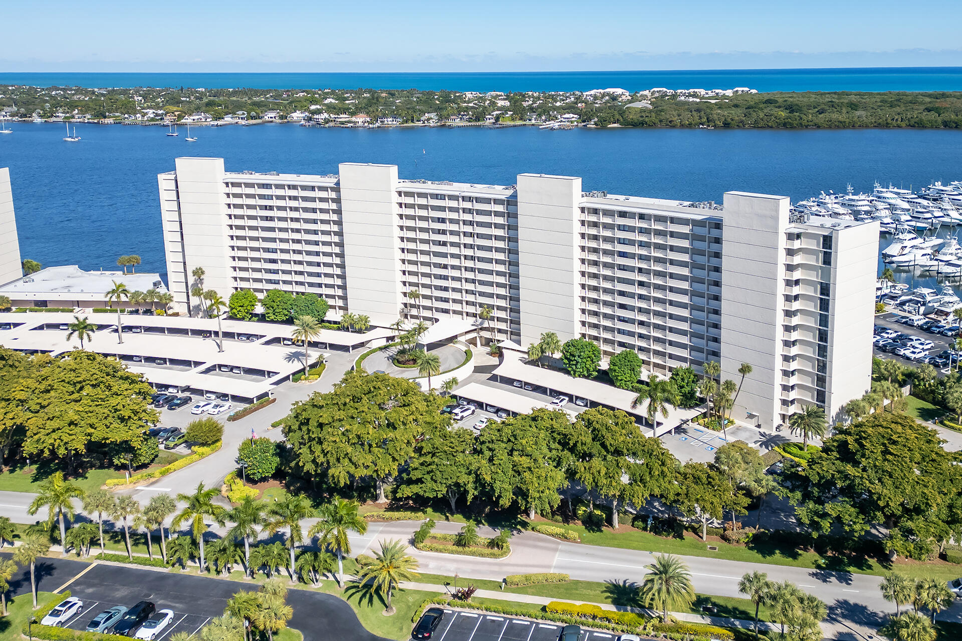 122 Lakeshore Drive 433