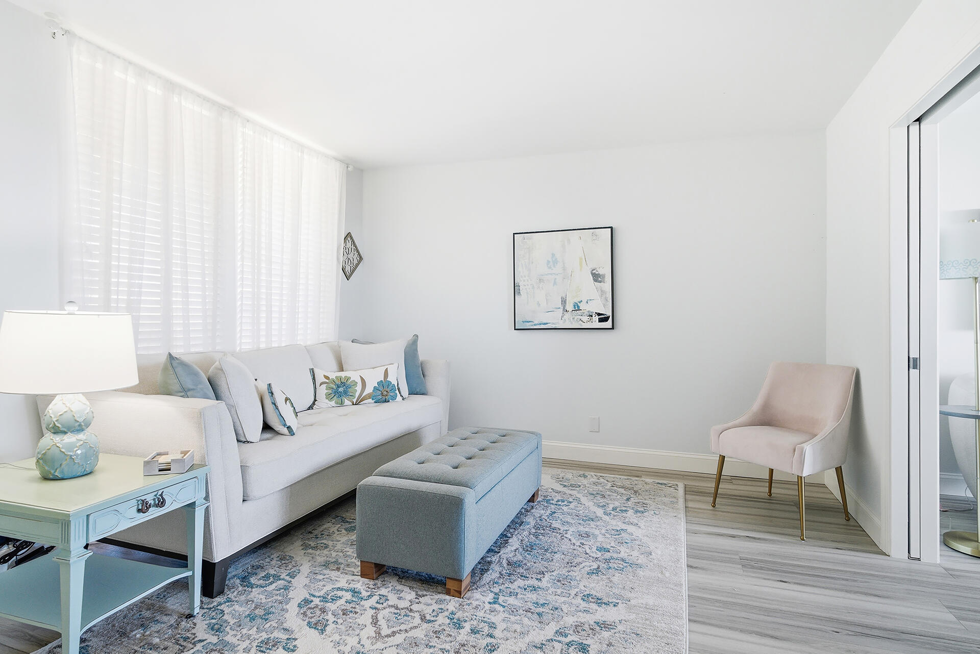 122 Lakeshore Drive 433