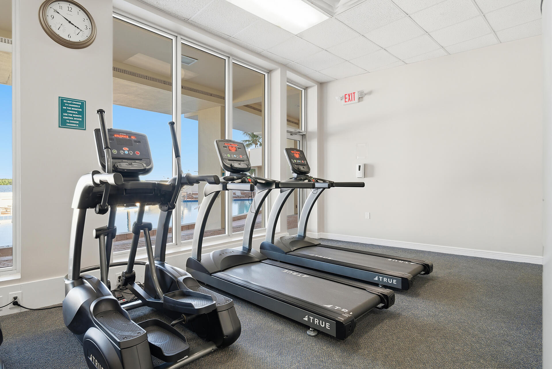 122 Lakeshore Drive 433