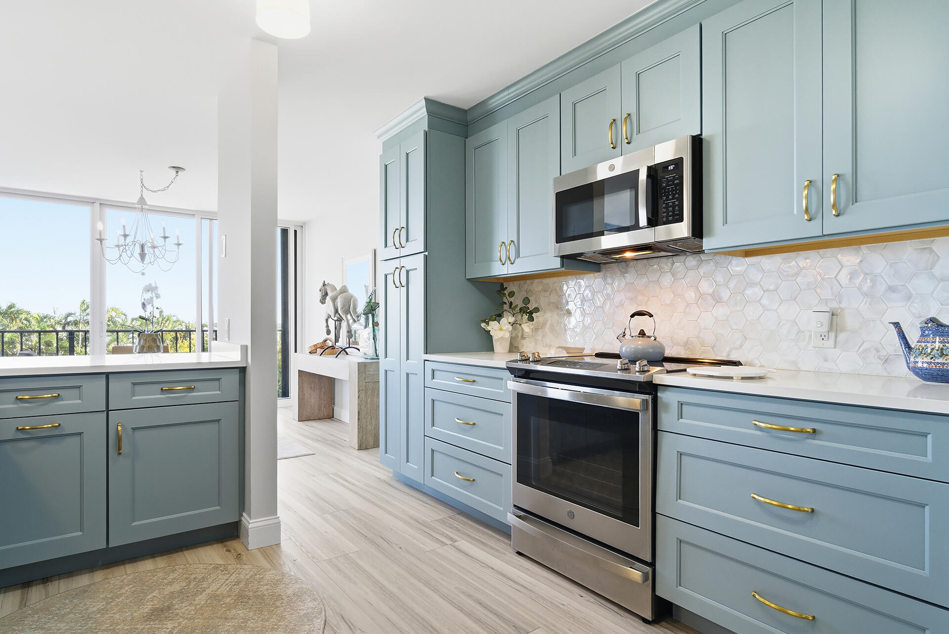 122 Lakeshore Drive 433