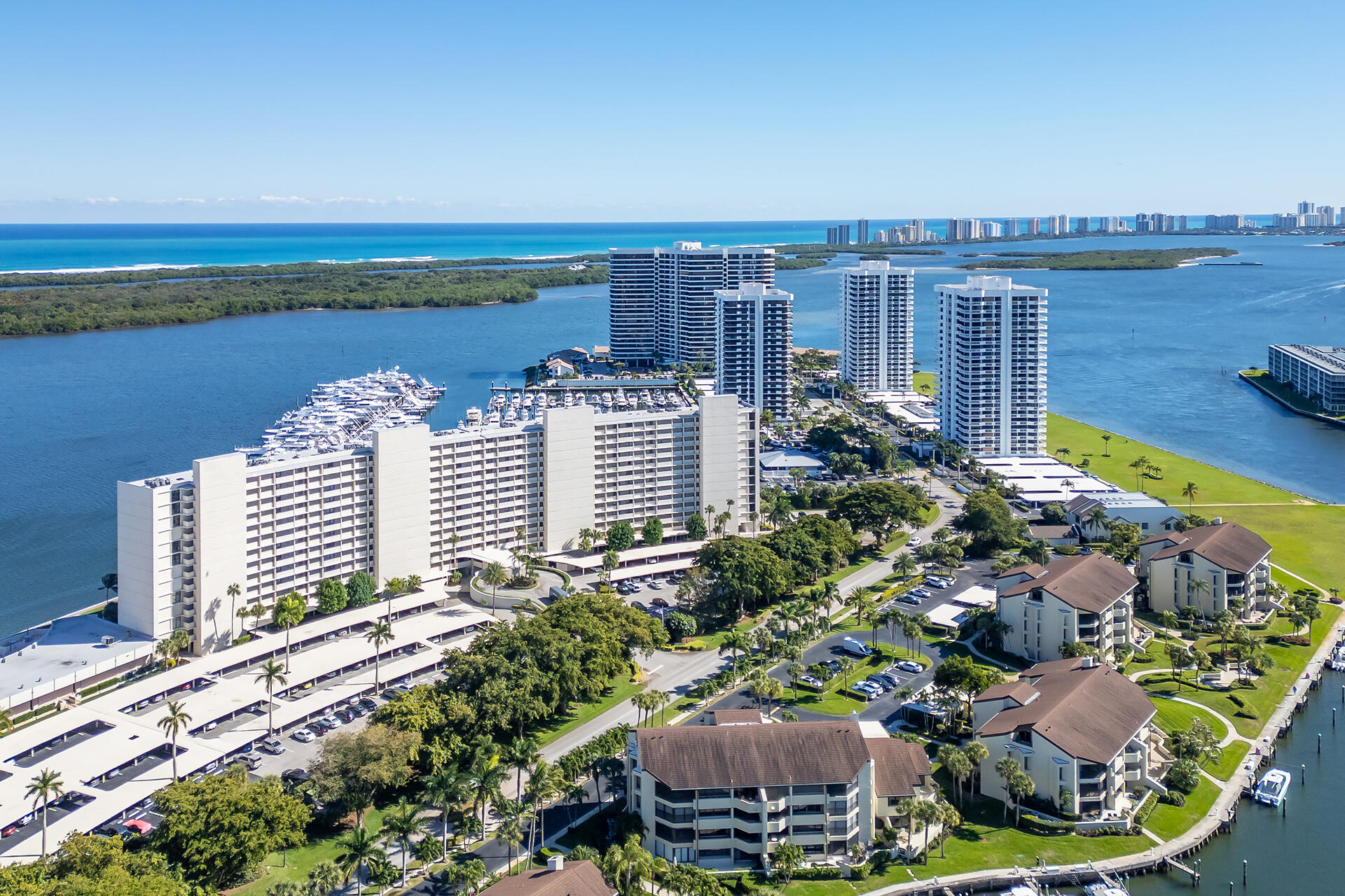 122 Lakeshore Drive 433