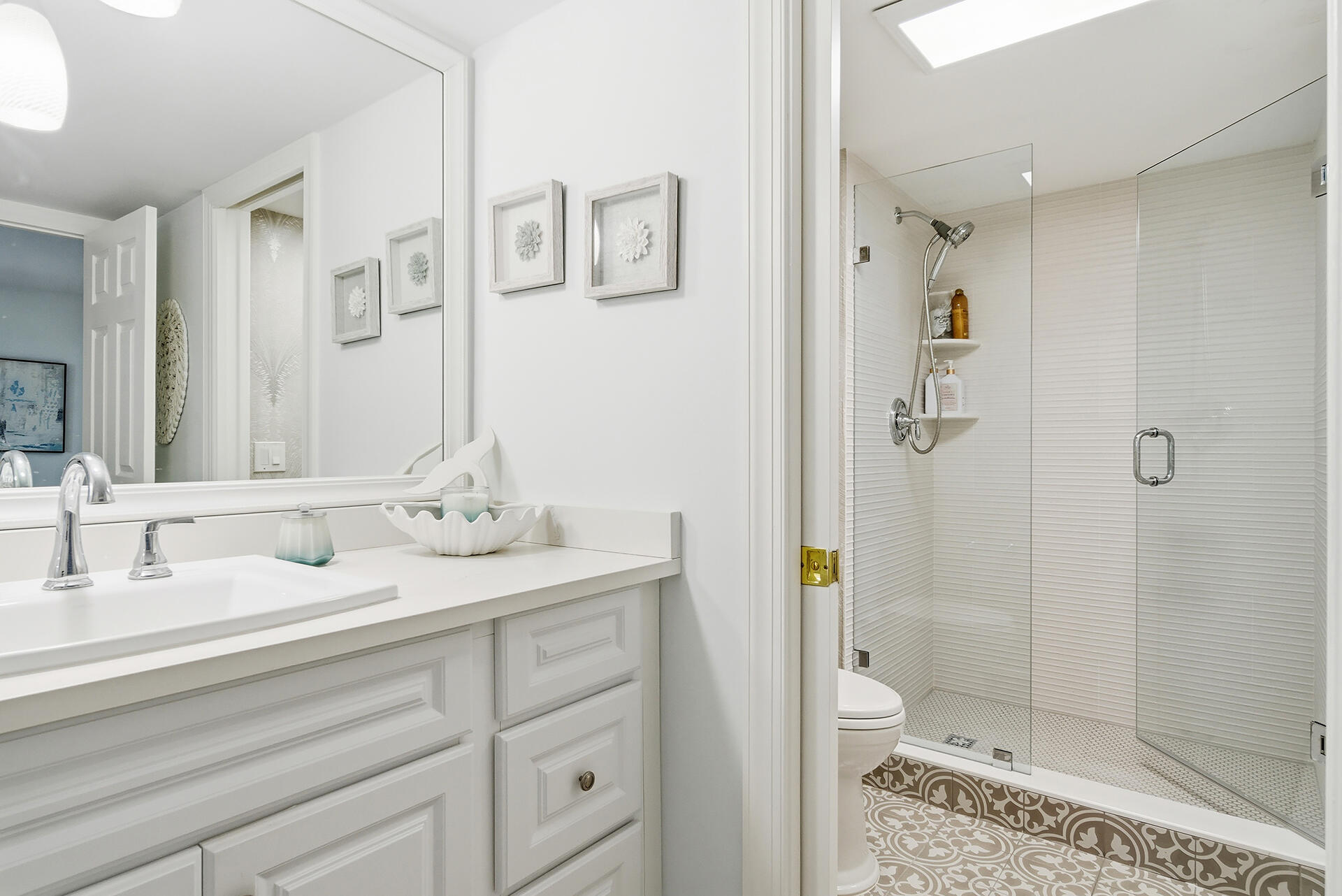 122 Lakeshore Drive 433