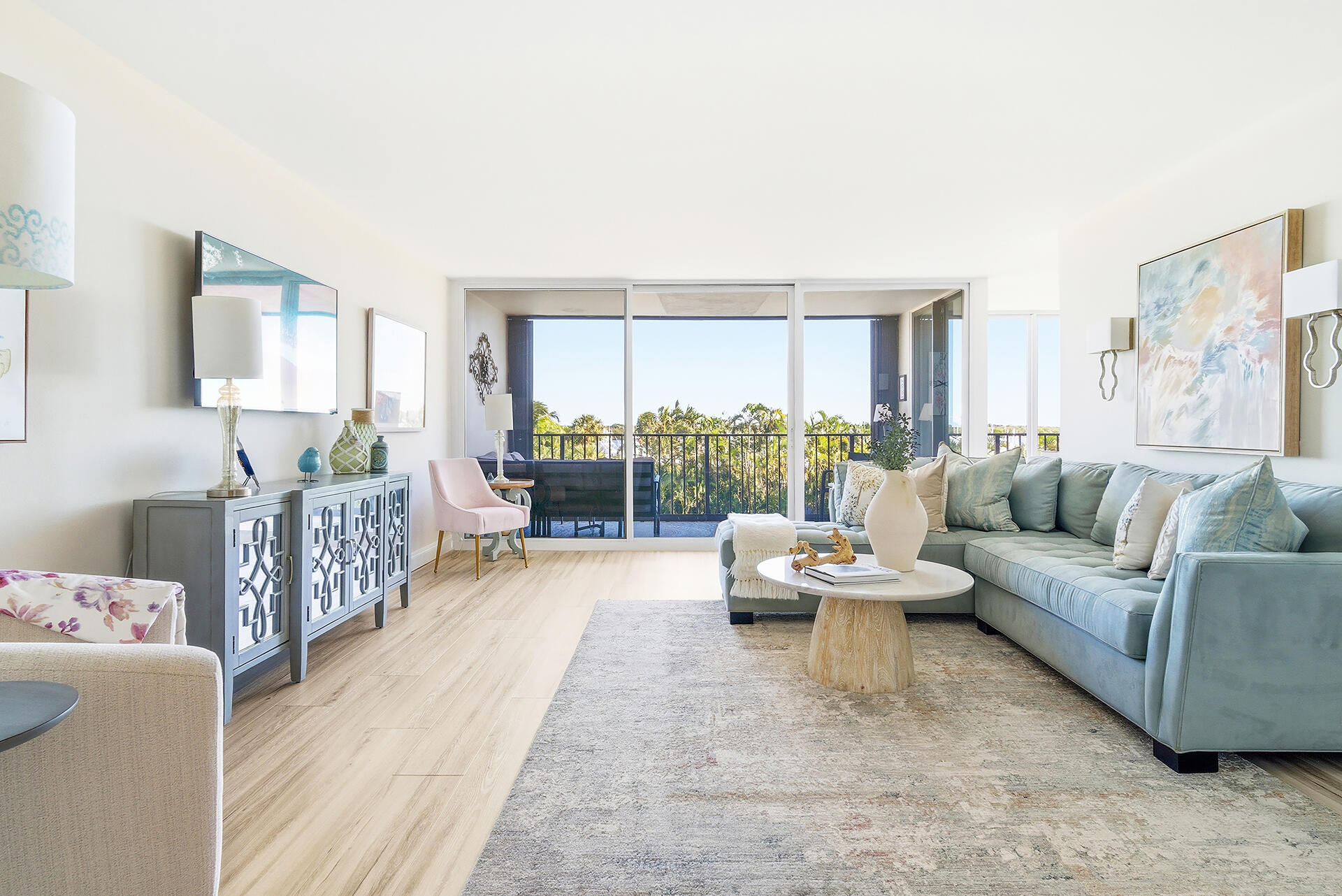 122 Lakeshore Drive 433