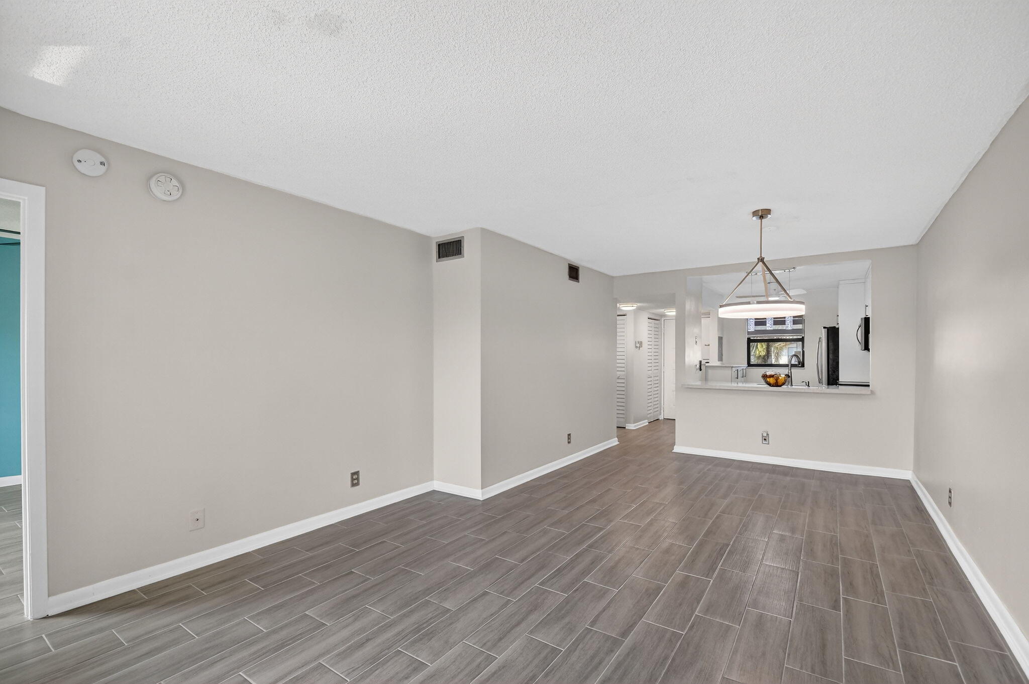 7142 Golf Colony Court 206