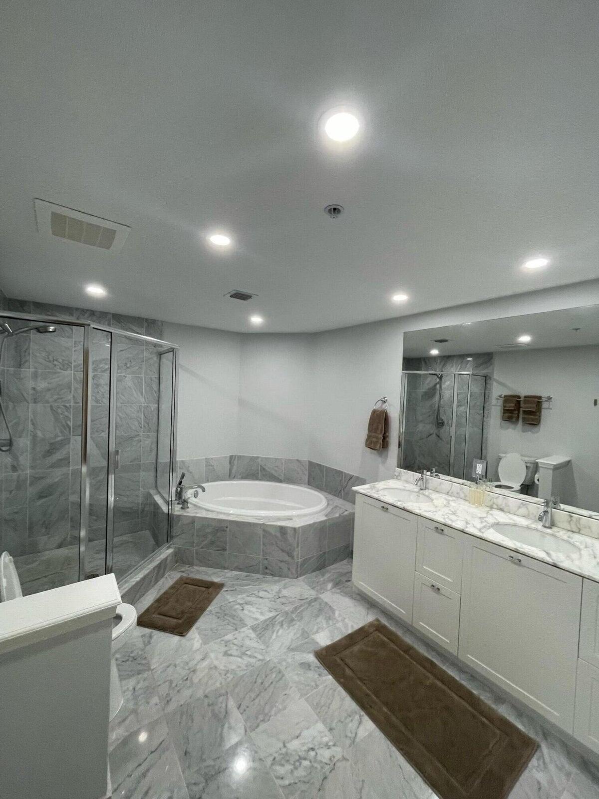 225 NE 1st Street 203