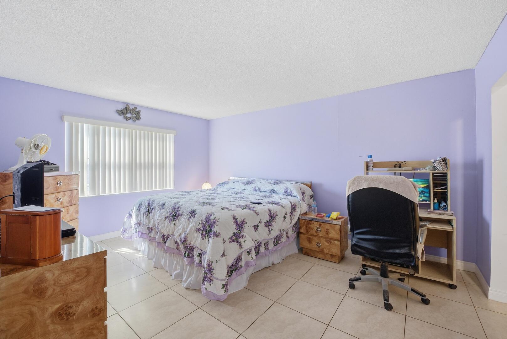 401 Golden Isles Drive 1009