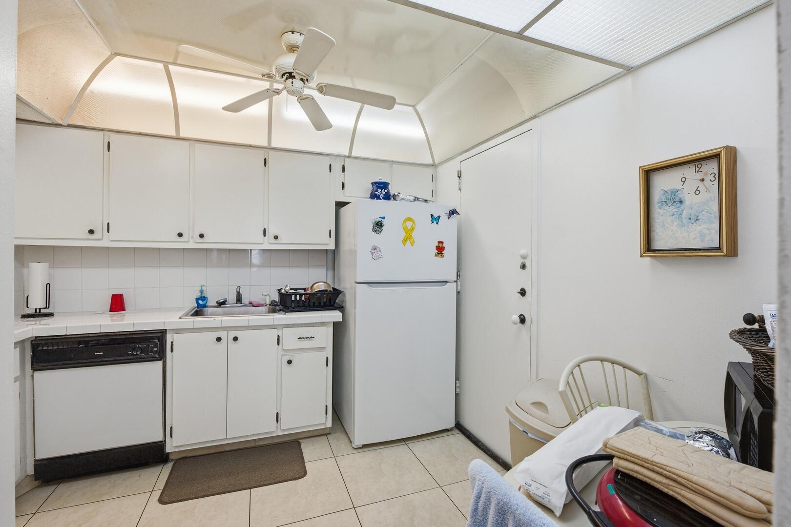 401 Golden Isles Drive 1009