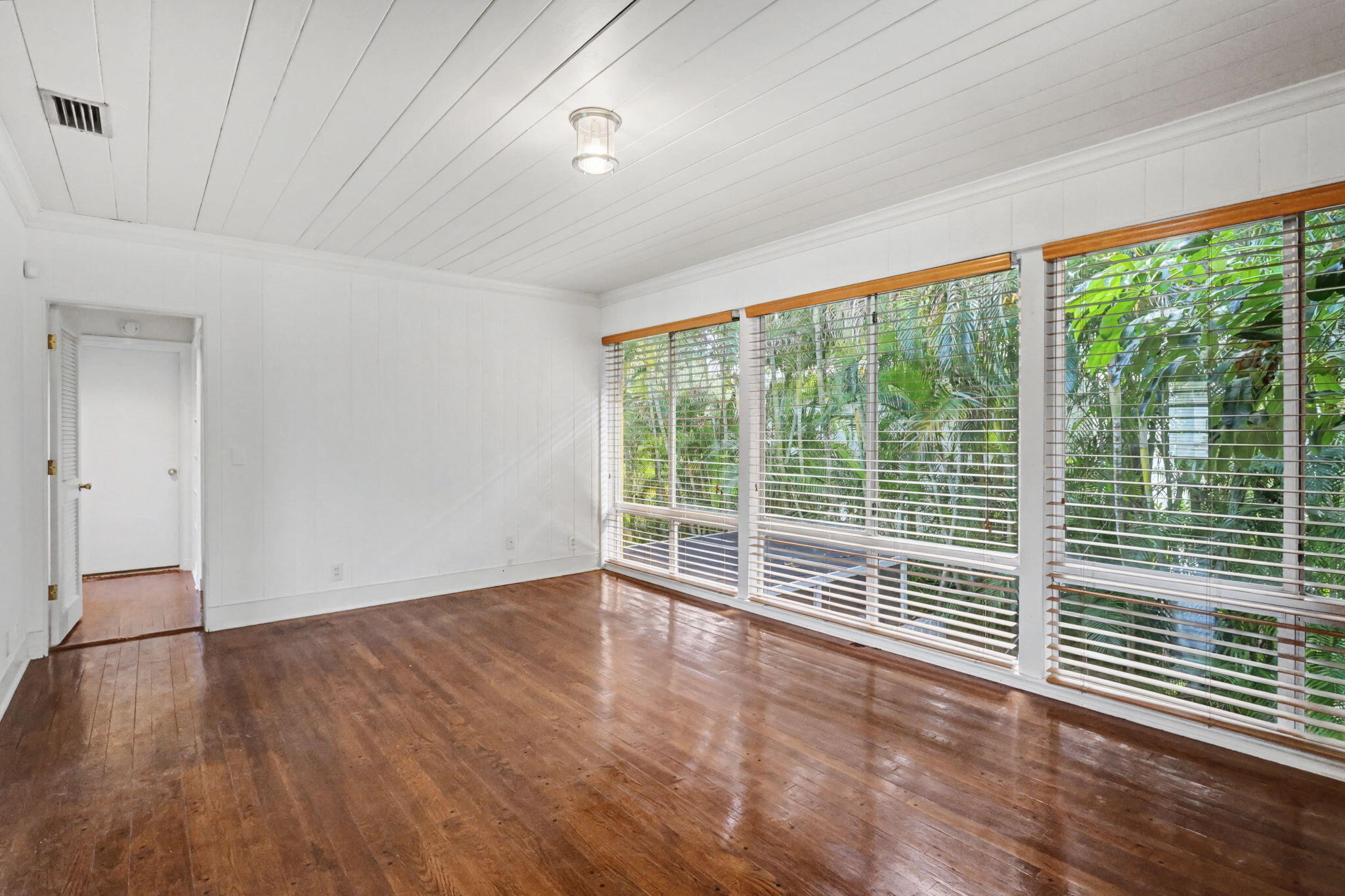 240 Oleander Avenue 244