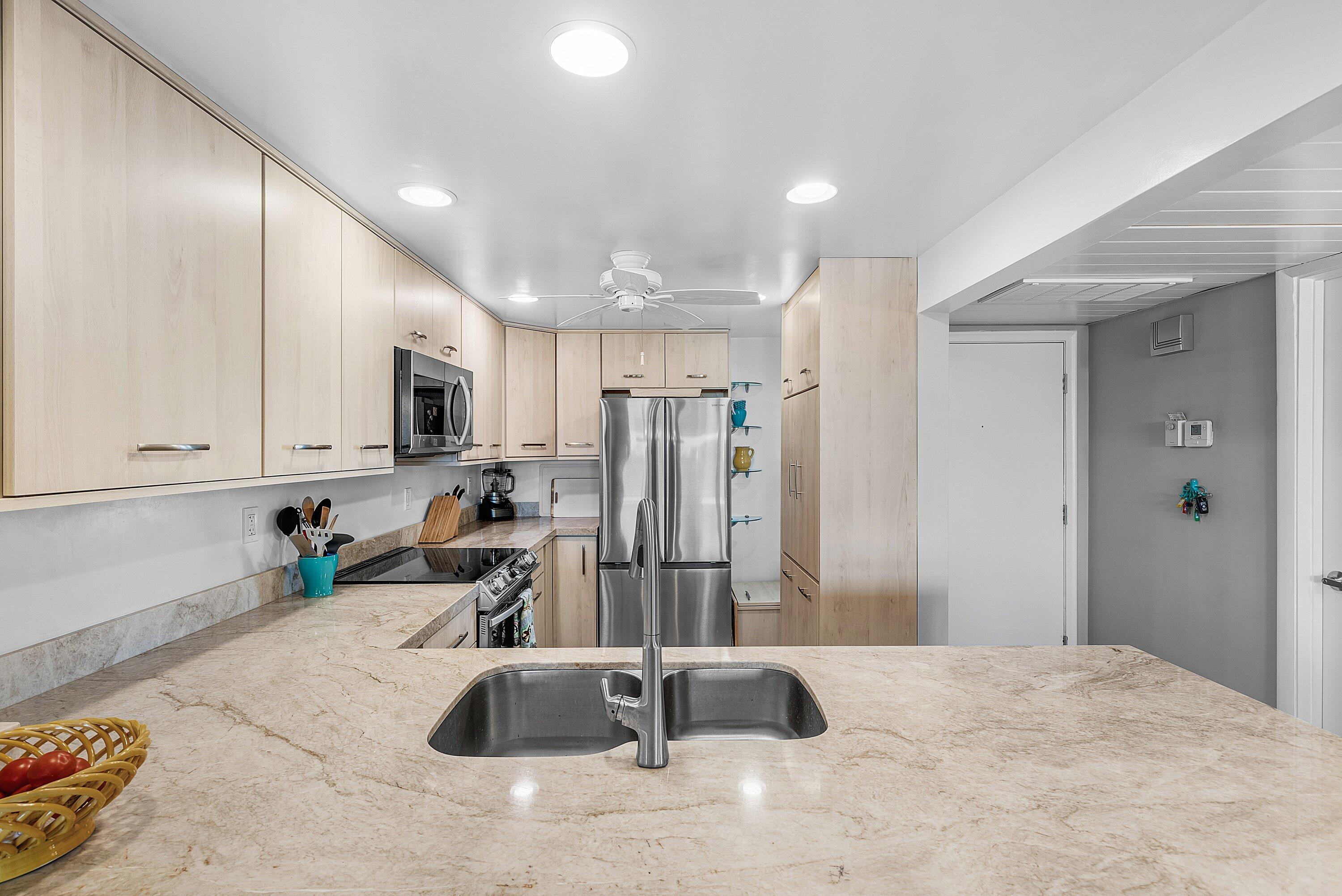 7 Royal Palm Way 507