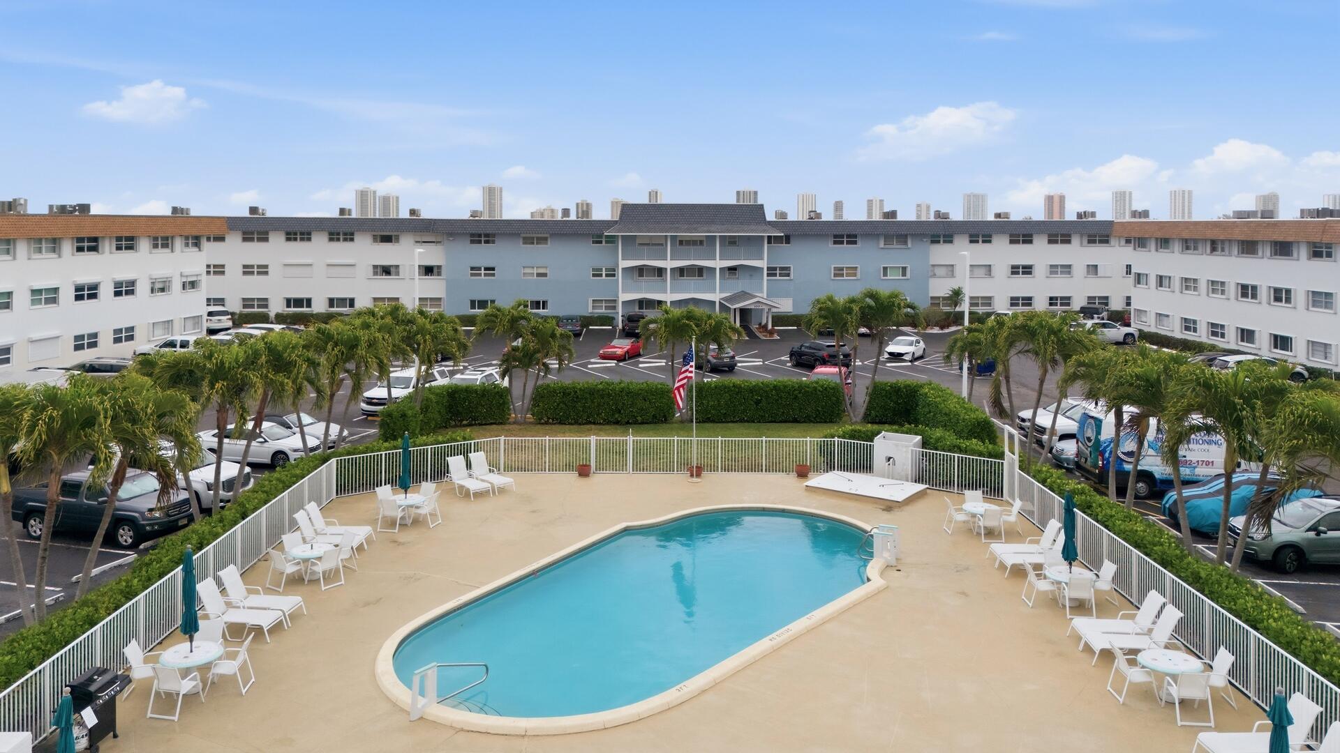 111 Shore Court 305-C, North Palm Beach Unit: 305-C
