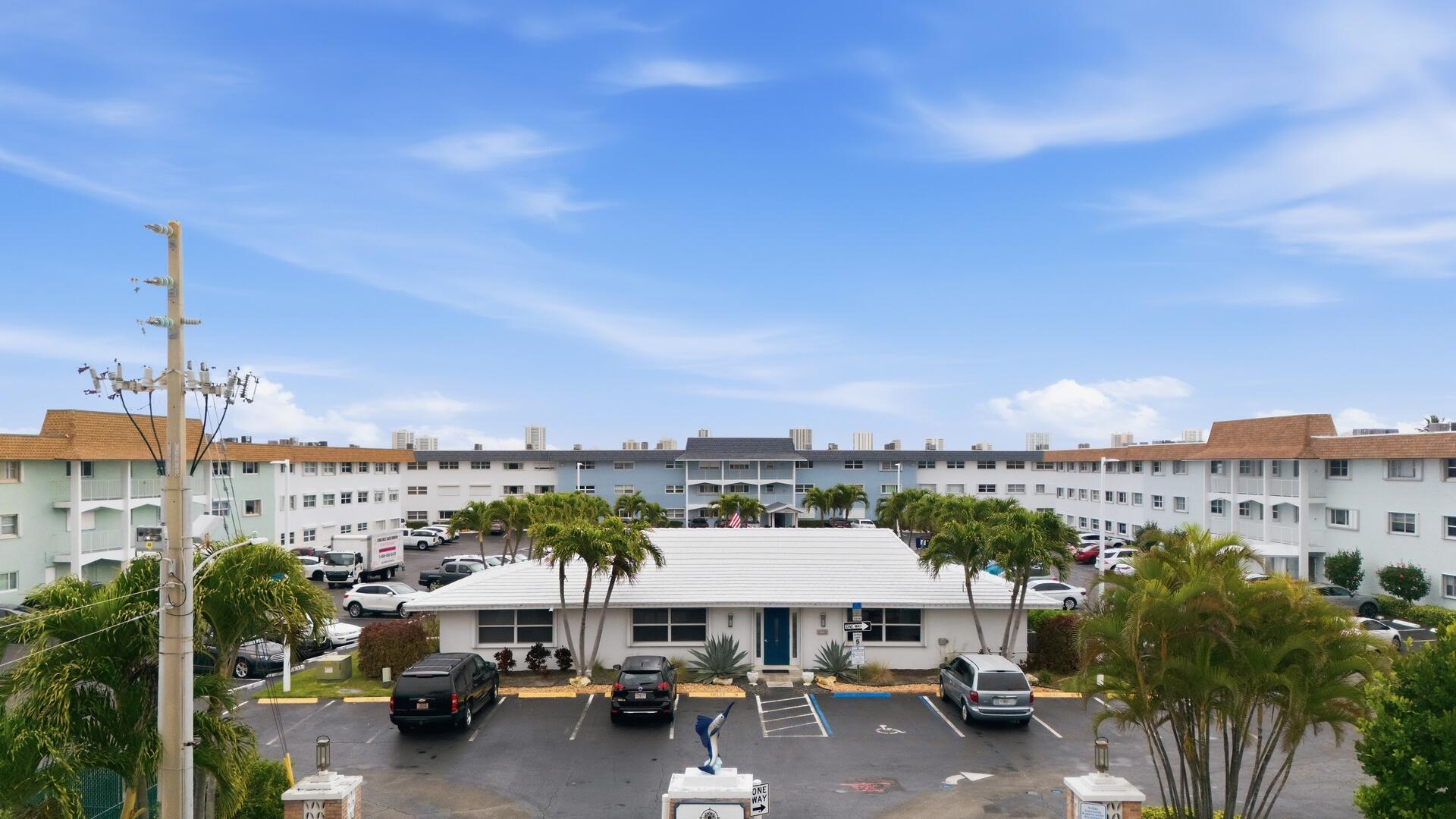 111 Shore Court 305-C, North Palm Beach Unit: 305-C