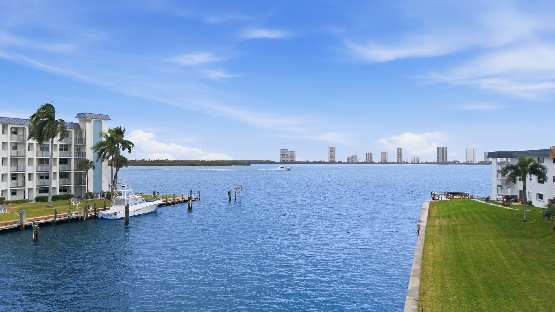 111 Shore Court 305-C, North Palm Beach Unit: 305-C