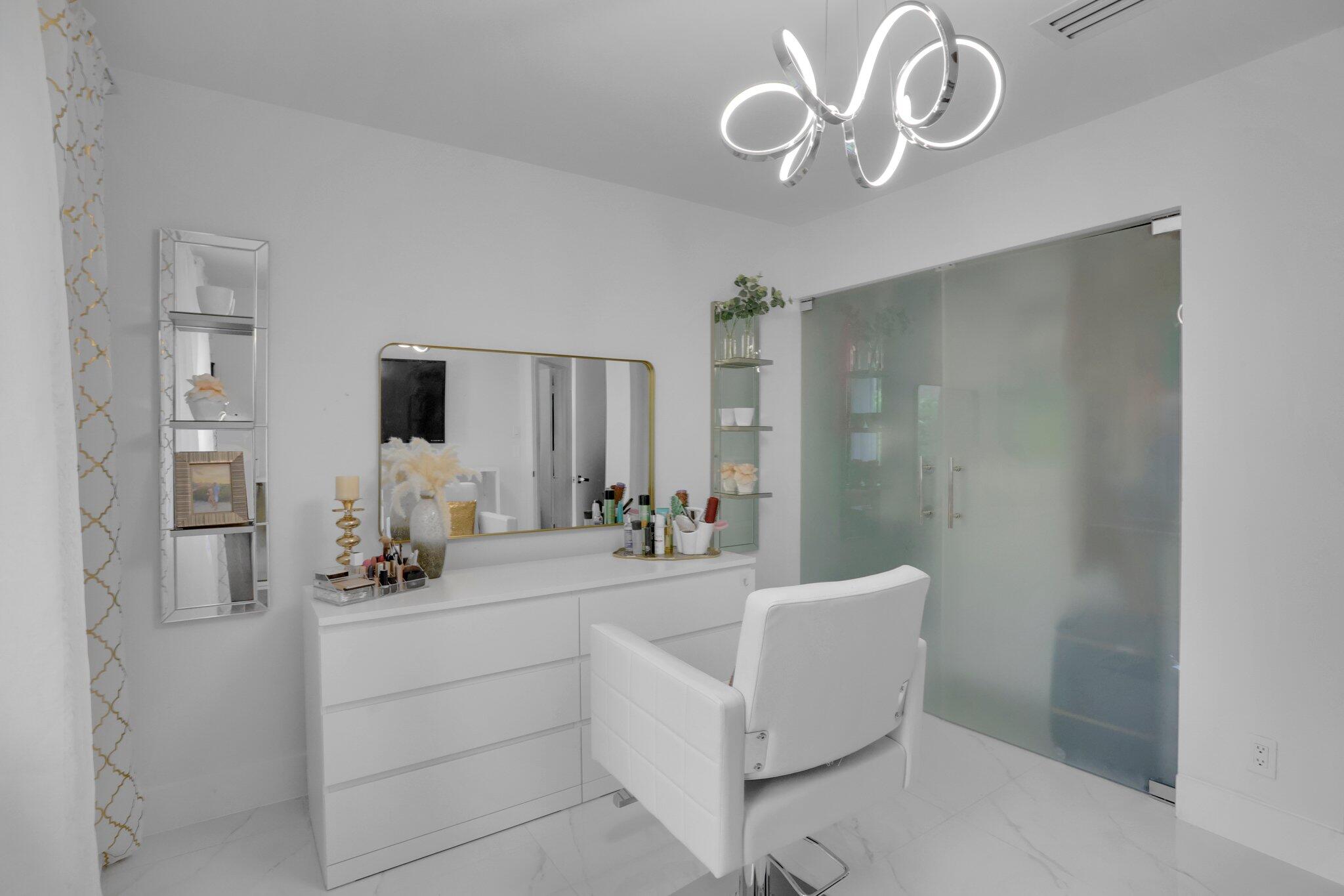 469 NW 38th Avenue