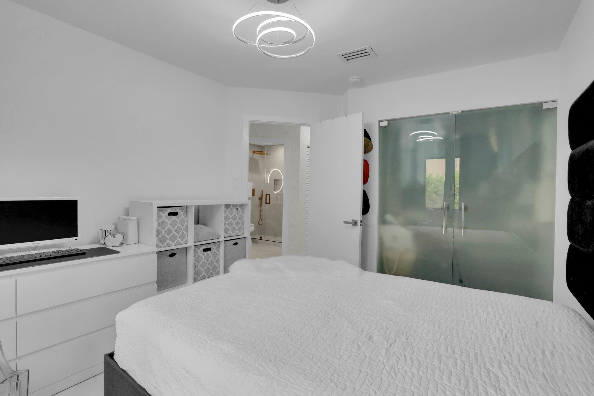 469 NW 38th Avenue