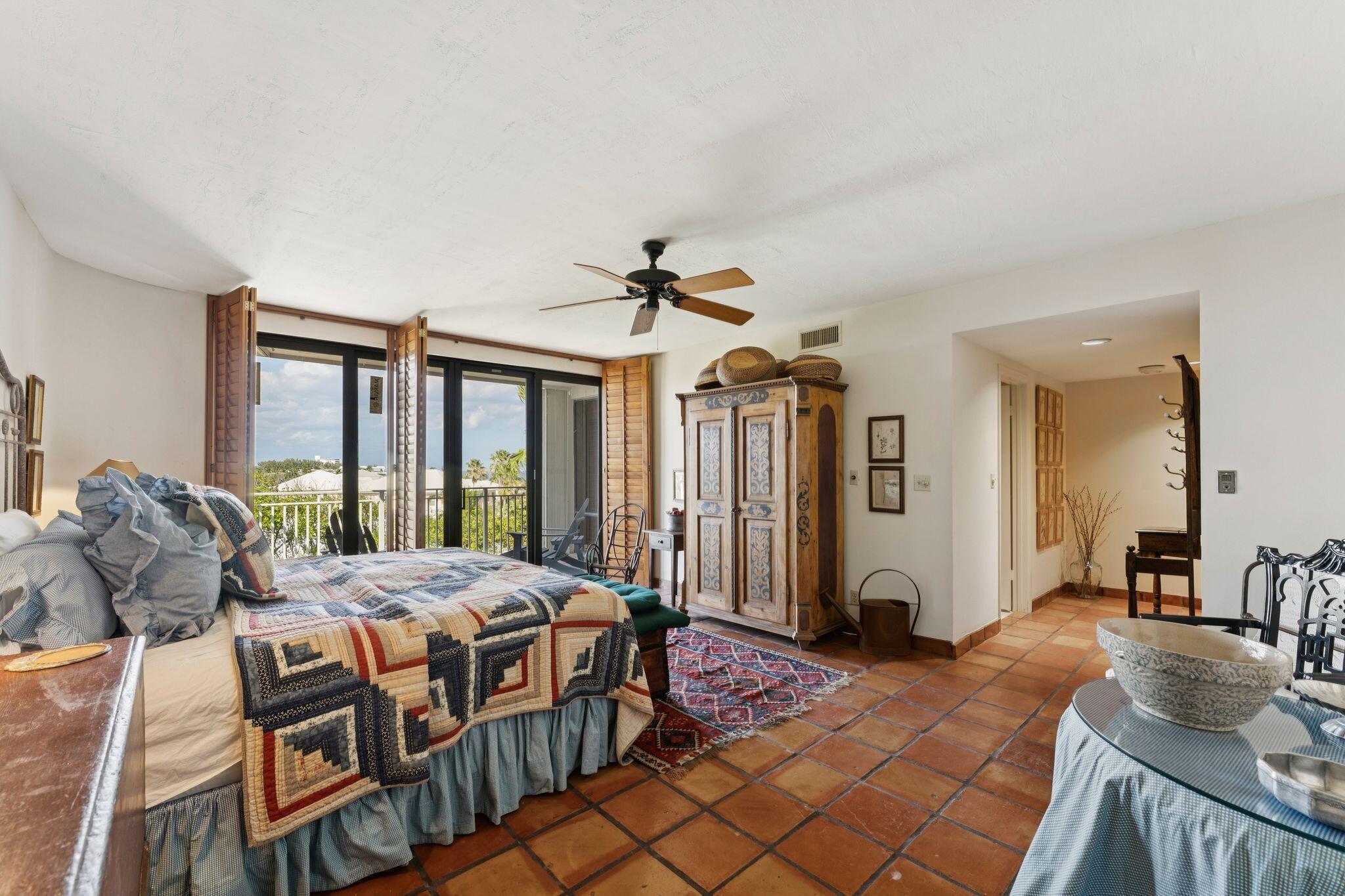 2155 S Ocean Boulevard S 19