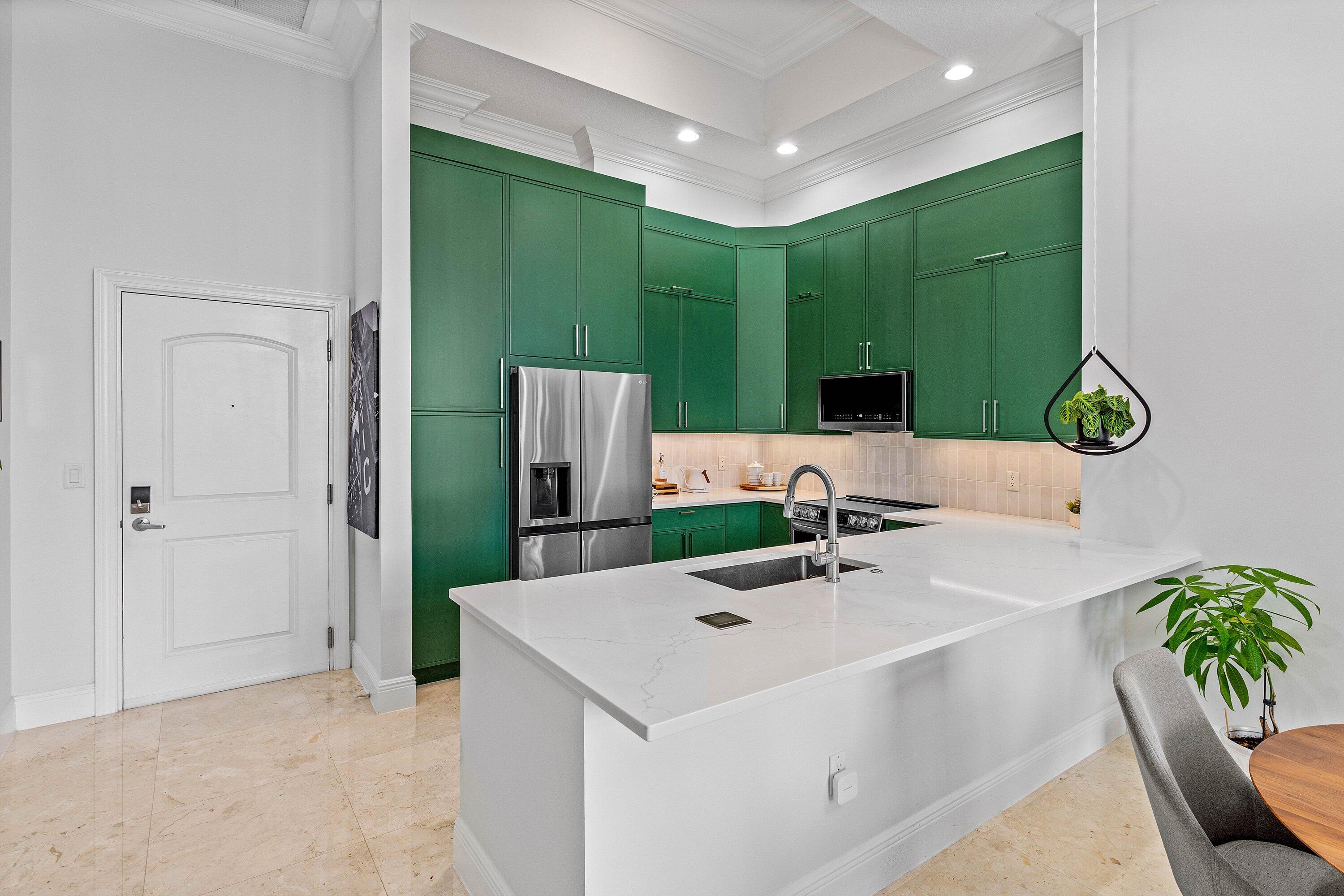 701 S Olive Avenue 515