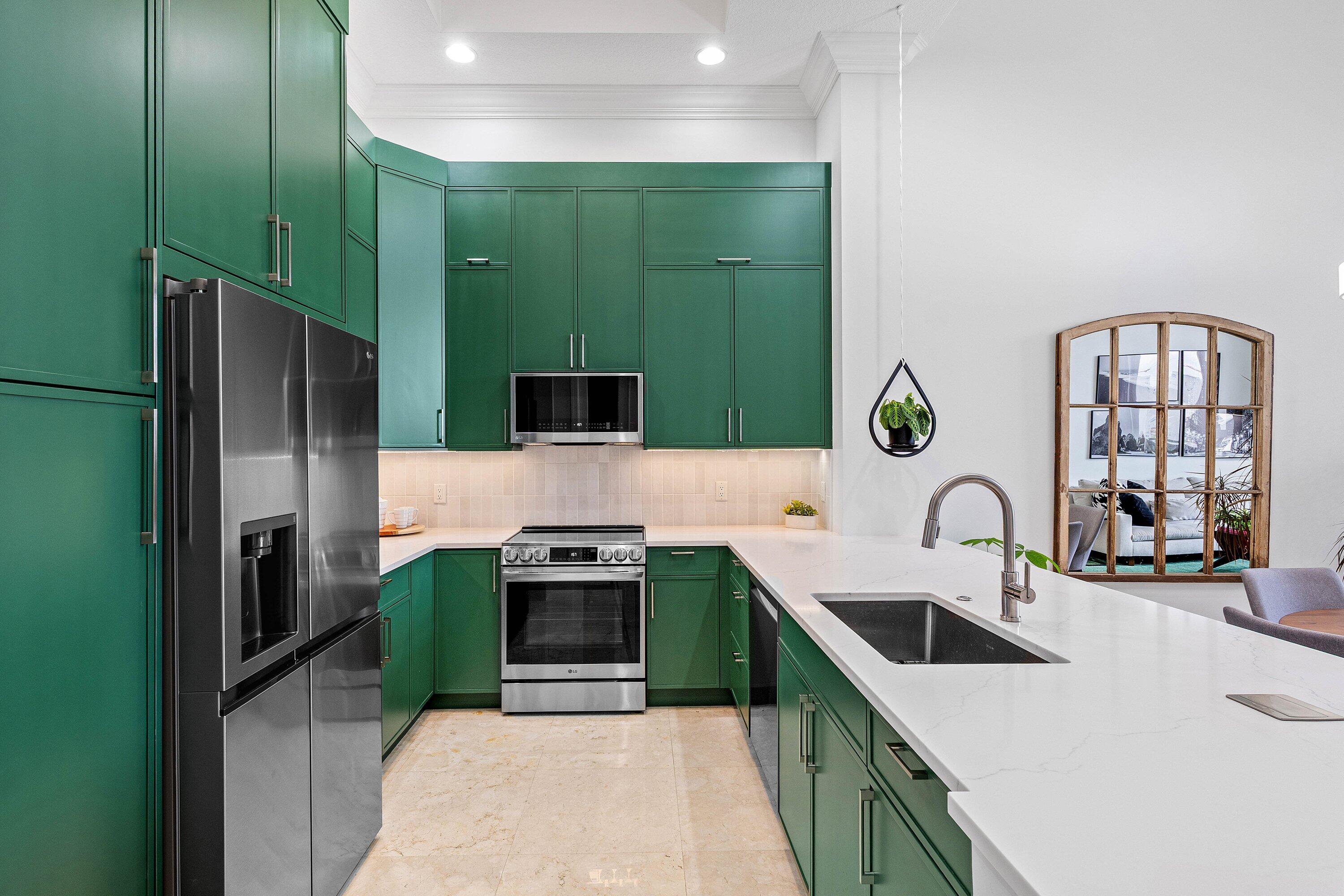 701 S Olive Avenue 515