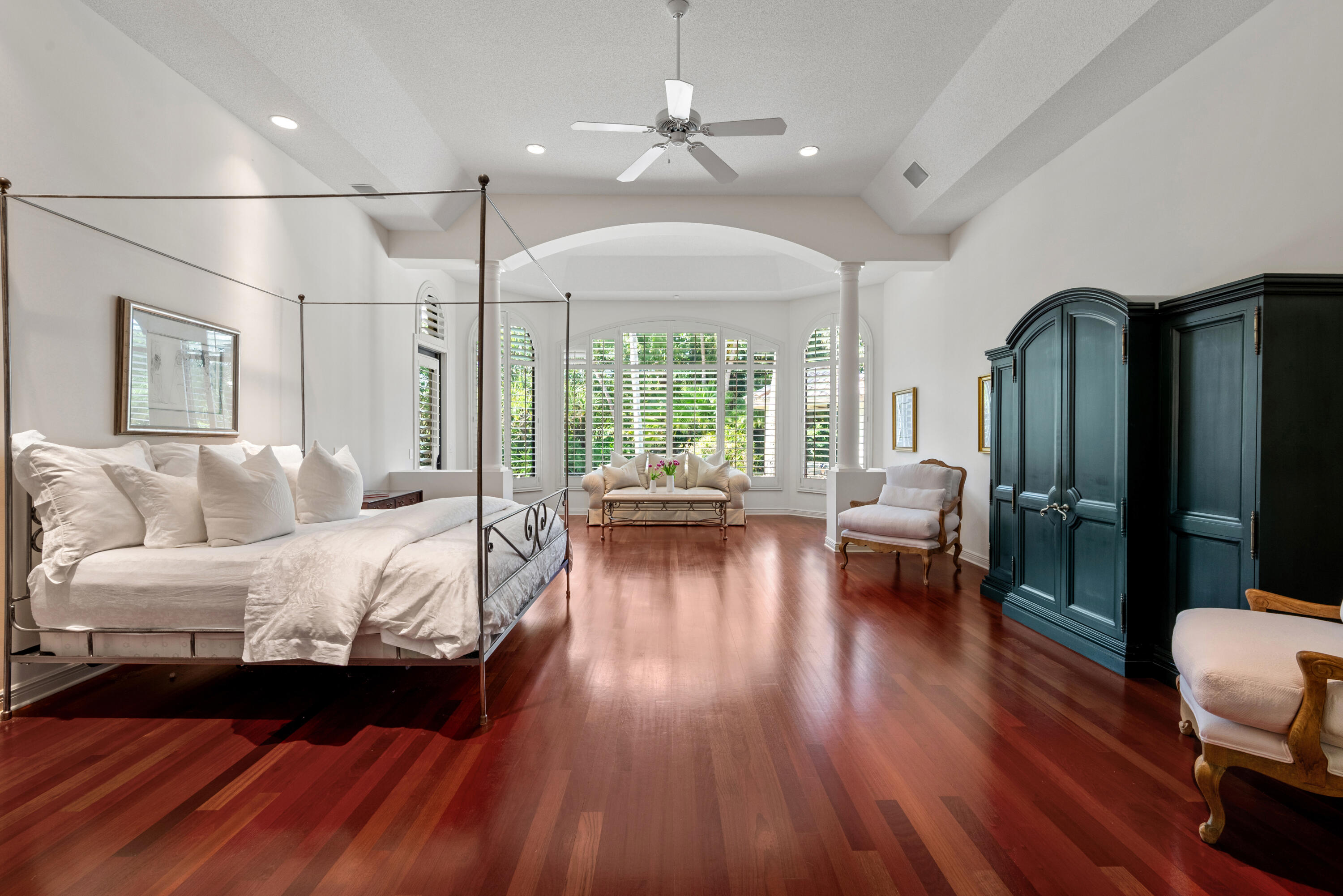 18800 Long Lake Drive