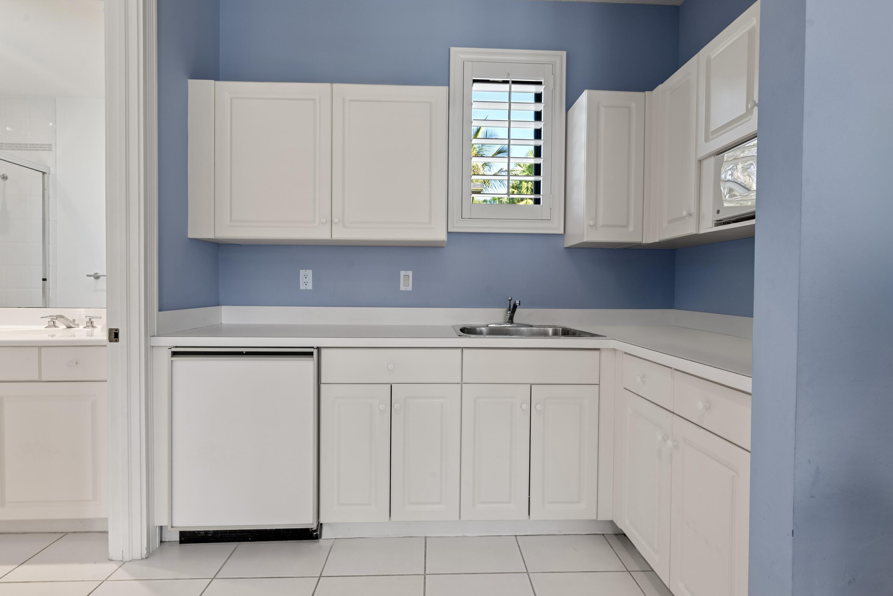 18800 Long Lake Drive