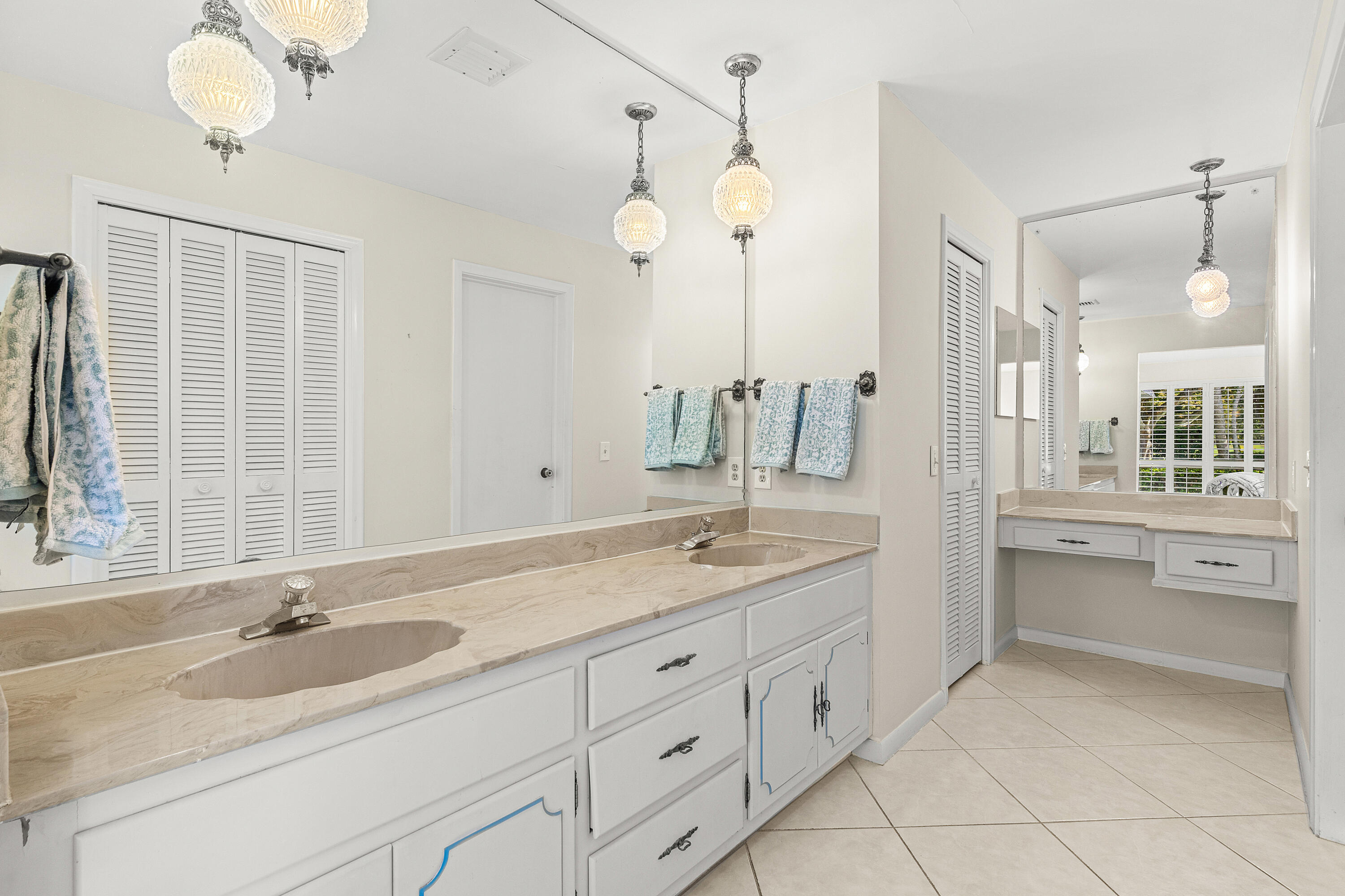 383 Villa Drive S