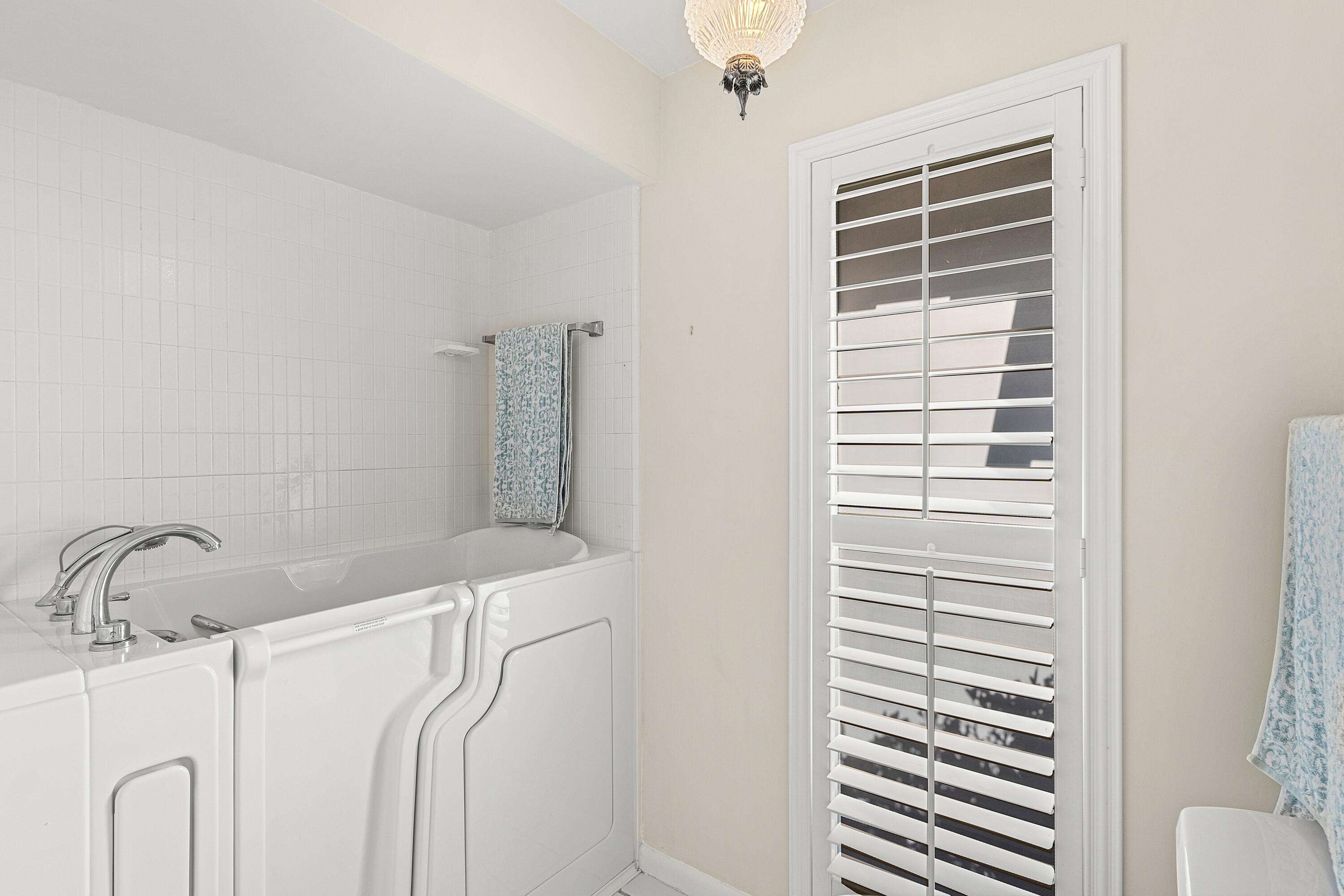 383 Villa Drive S